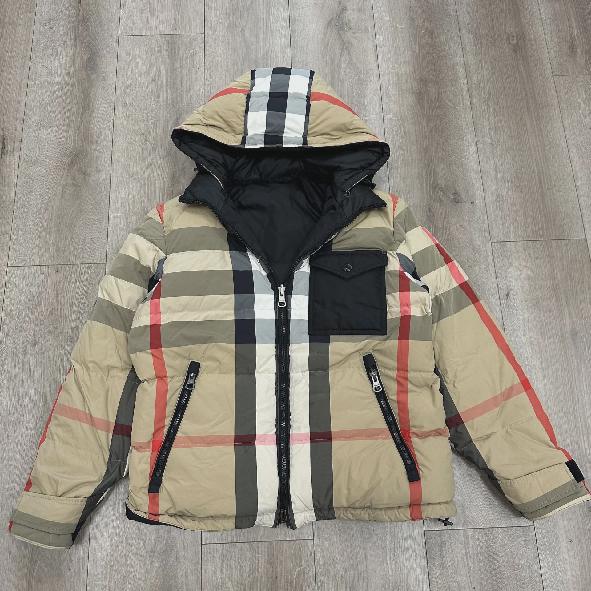Burberry Reversible Check Puffer Jacket • Pre-Owned [8137] - photo 1
