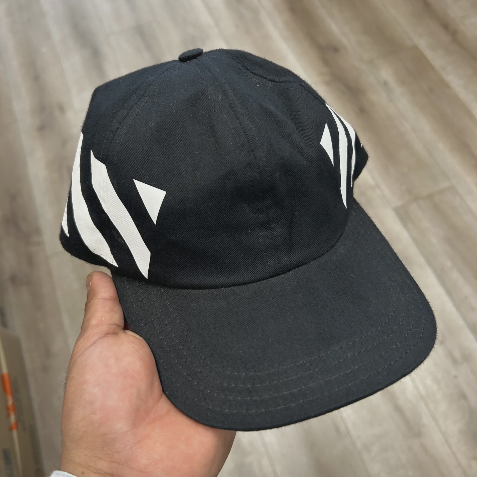 authentic Off-White c/o Virgil Abloh Diagonal Stripes Baseball Cap • Pre-Owned [8583]