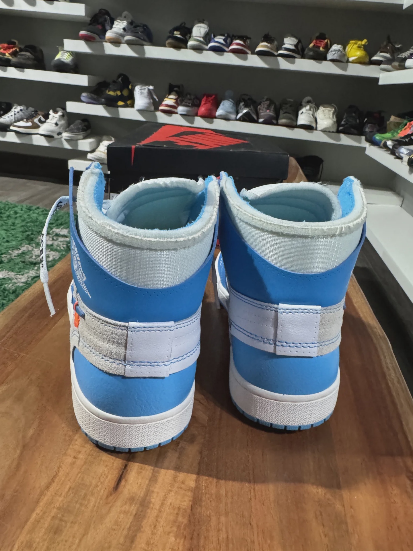Air Jordan 1 Retro High Off-White University Blue • Pre-Owned [3579] - photo 3