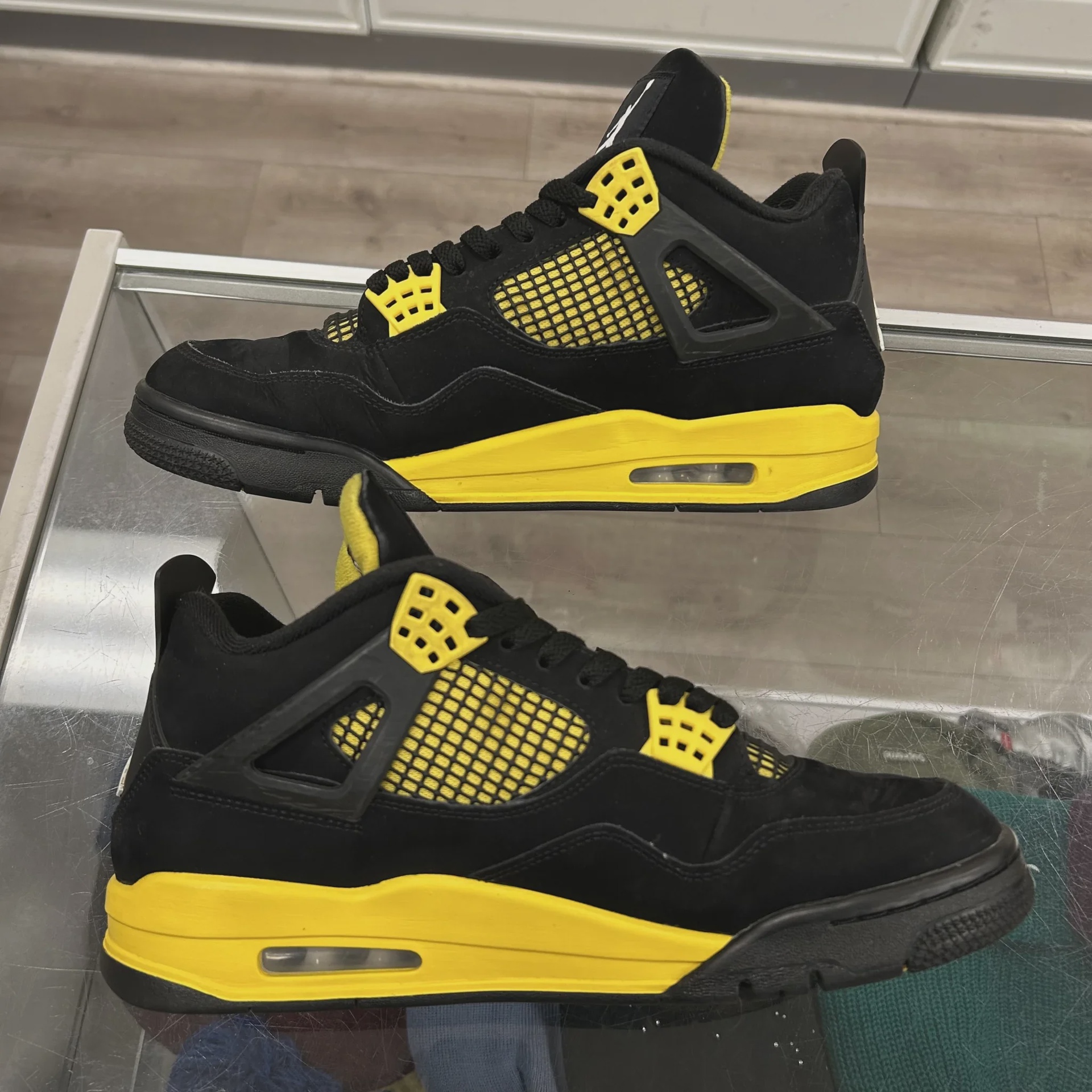jordan 4 thunder  • Pre-Owned [2375] - photo 2