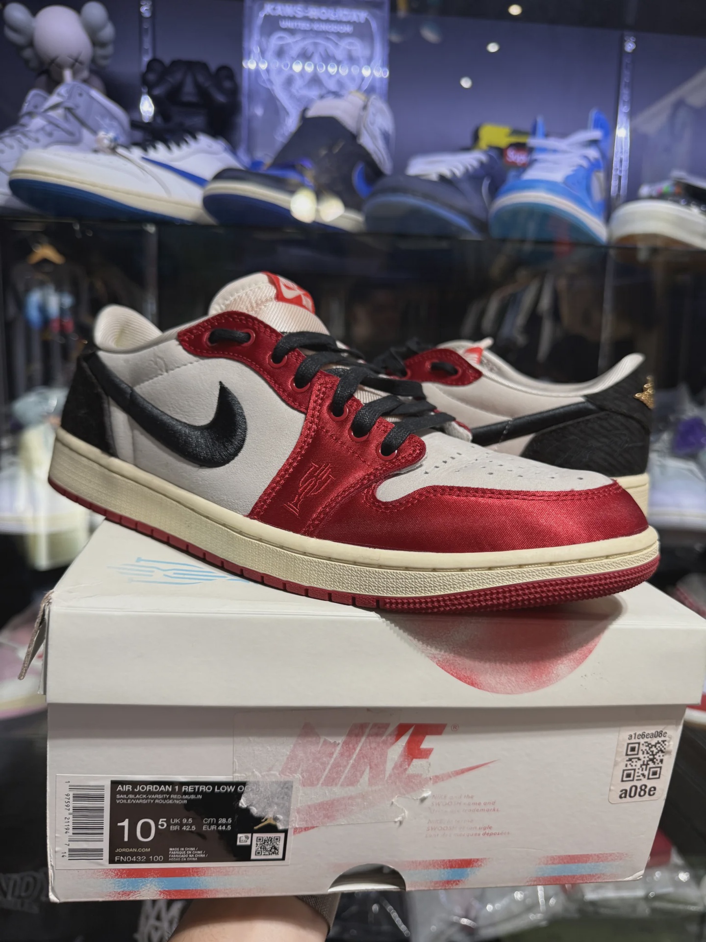 Air Jordan 1 Retro Low Original Trophy Room Rookie Card Away • Pre-Owned [9755] - photo 1