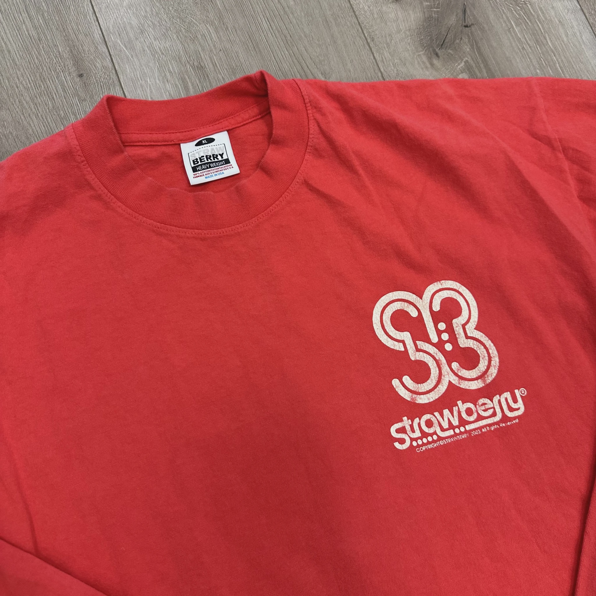 Strawberry Long Sleeve T-Shirt Red • Pre-Owned [5795] 2