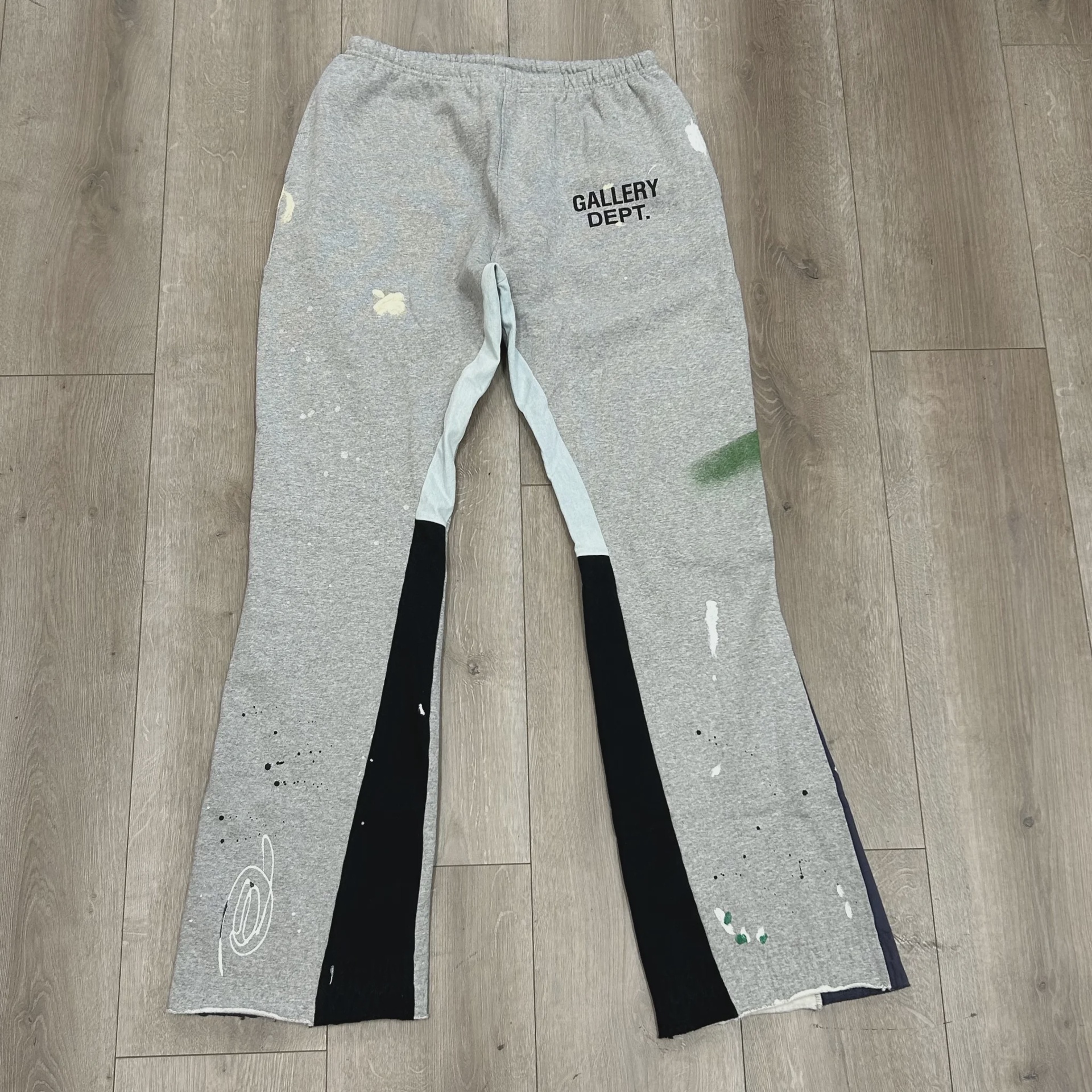 Gallery Dept. Painted Logo Flare Sweatpants in Heather Grey • Pre-Owned [1358] - photo 1
