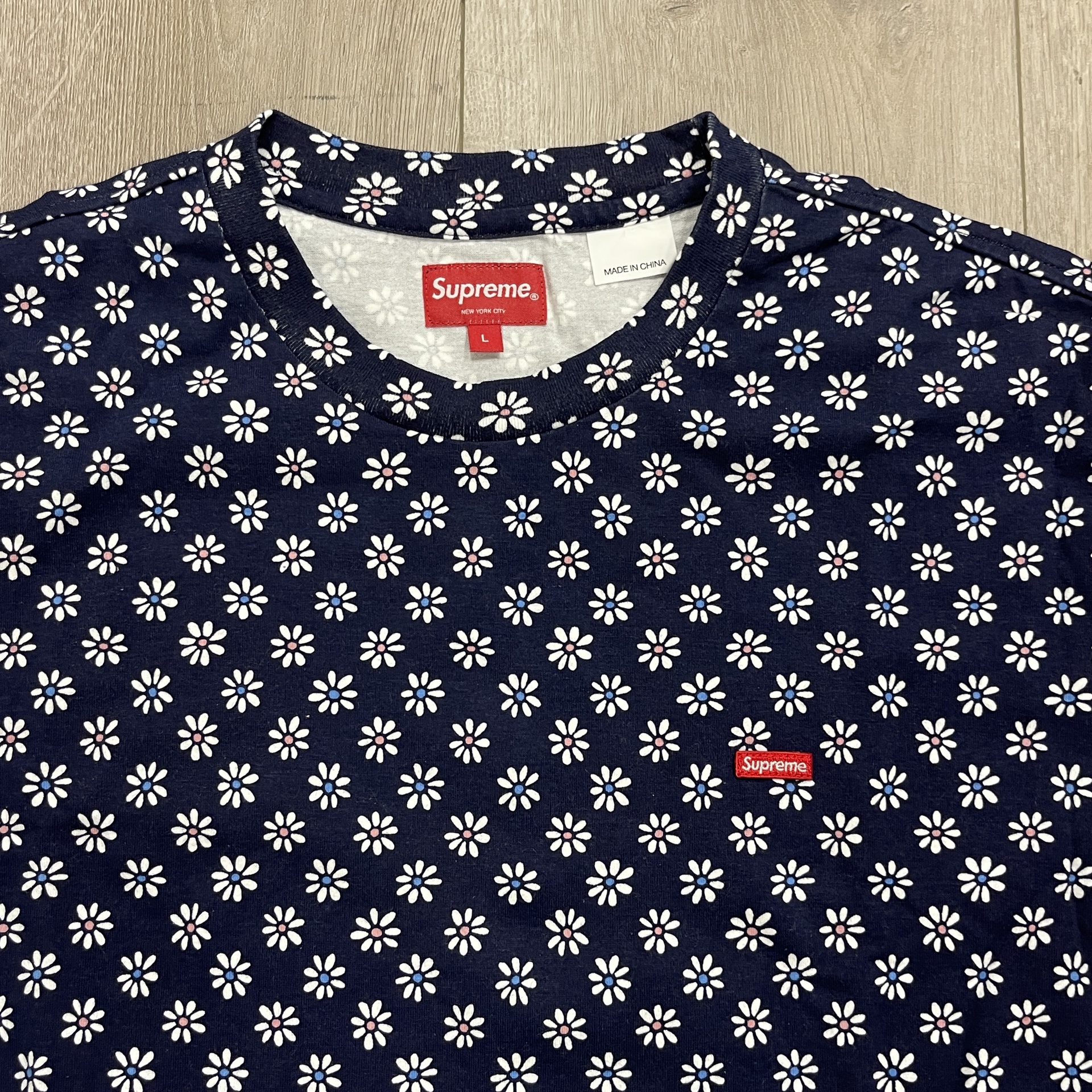 Supreme Small Box L/S Tee (FW22) Flowers - New 2