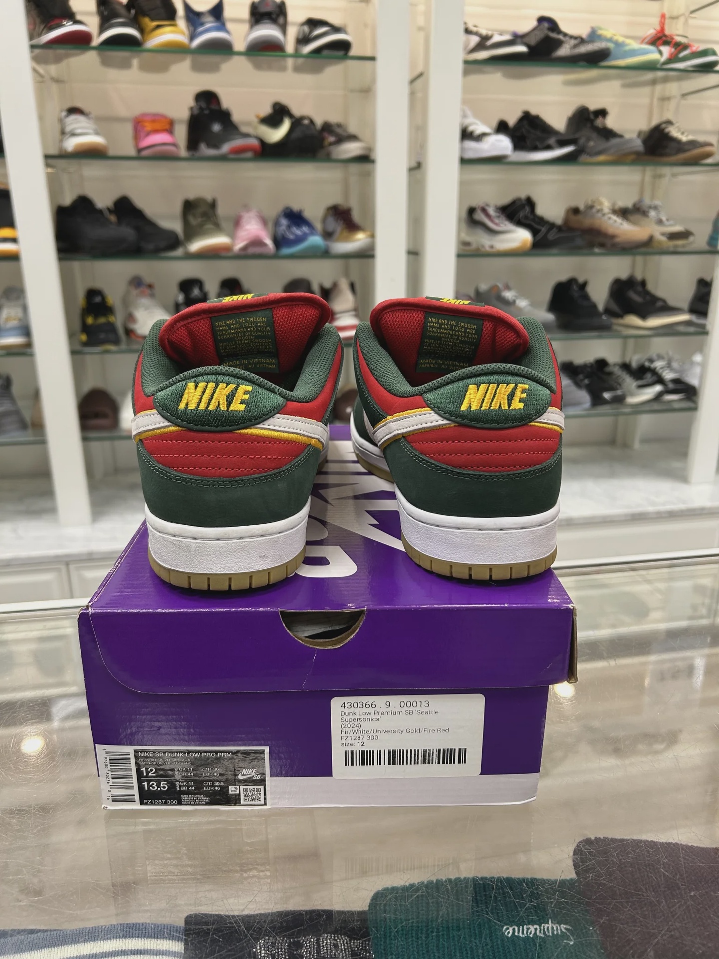 Nike SB Dunk Low Pro PRM Seattle Supersonics • Pre-Owned [5062] - photo 4