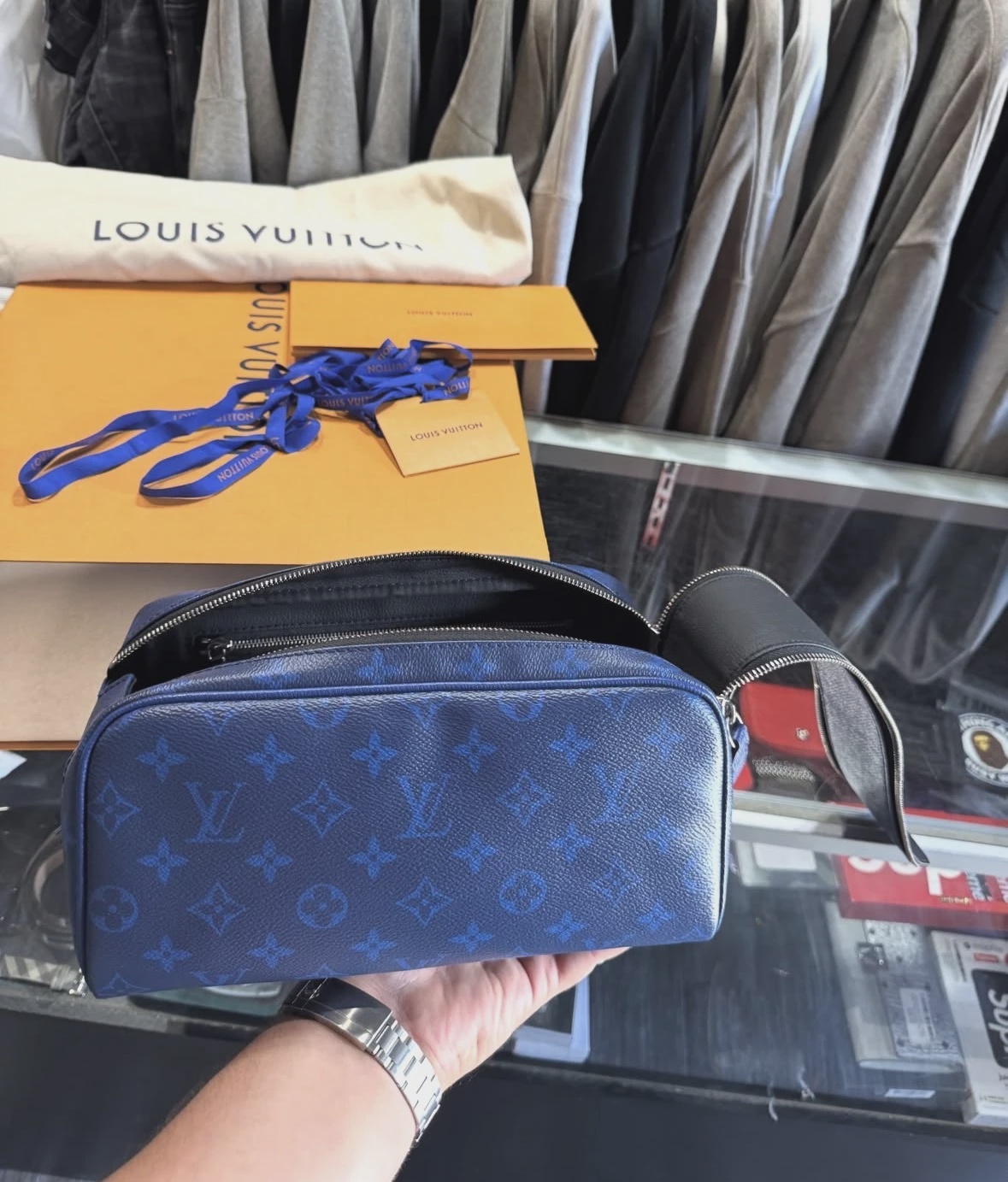 Louis Vuitton Doppler Kit Toilet Pouch • Pre-Owned [5321] 2