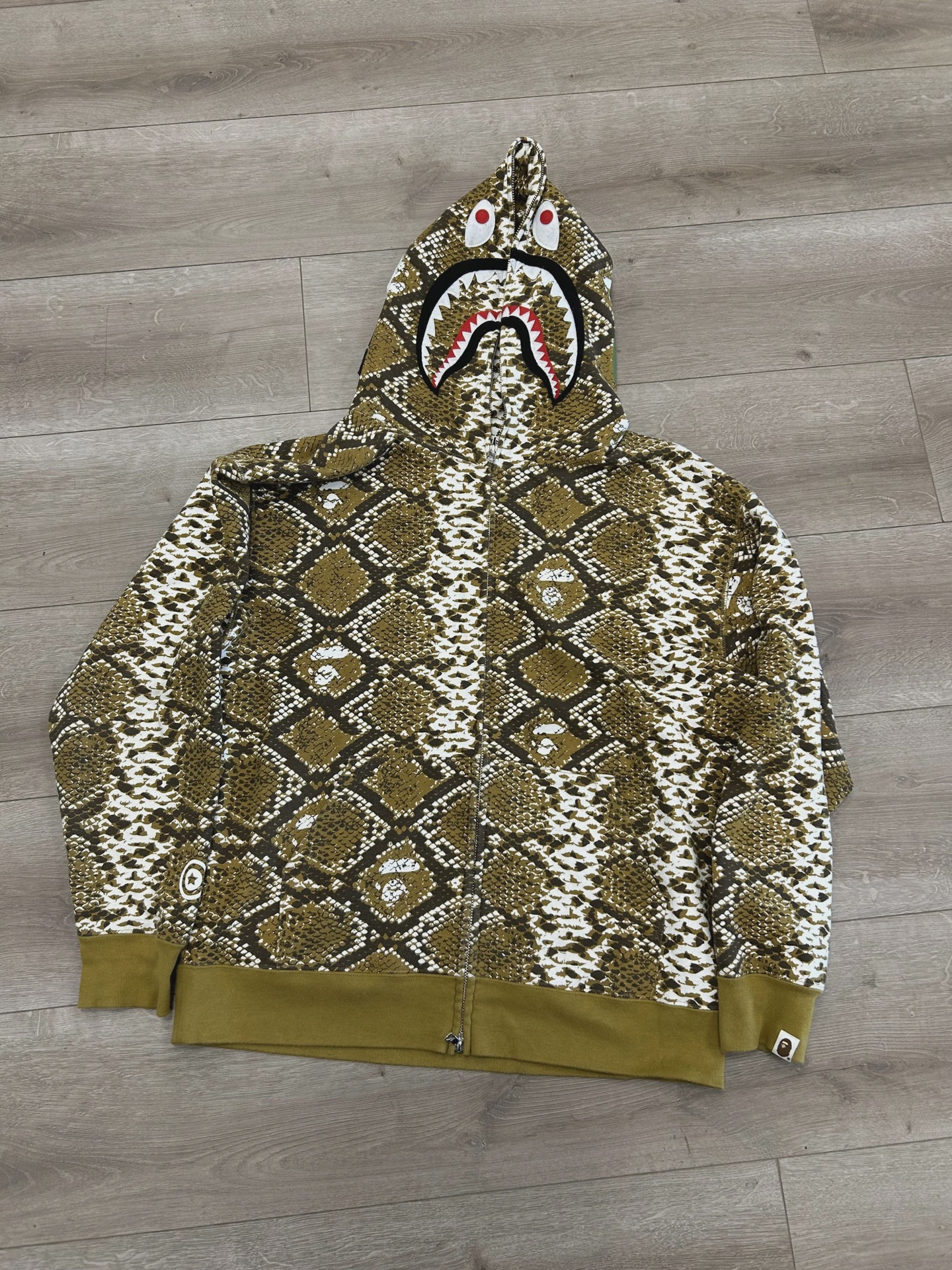 BAPE SSENSE Exclusive Khaki Shark Hoodie • Pre-Owned [7484]