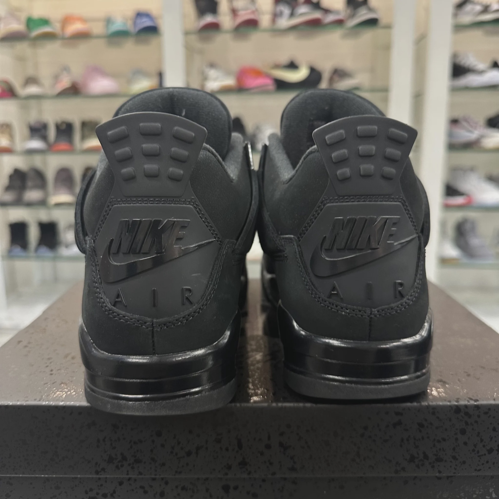 Air Jordan 4 Retro Black Cat (2025) • Pre-Owned [1489] - photo 1