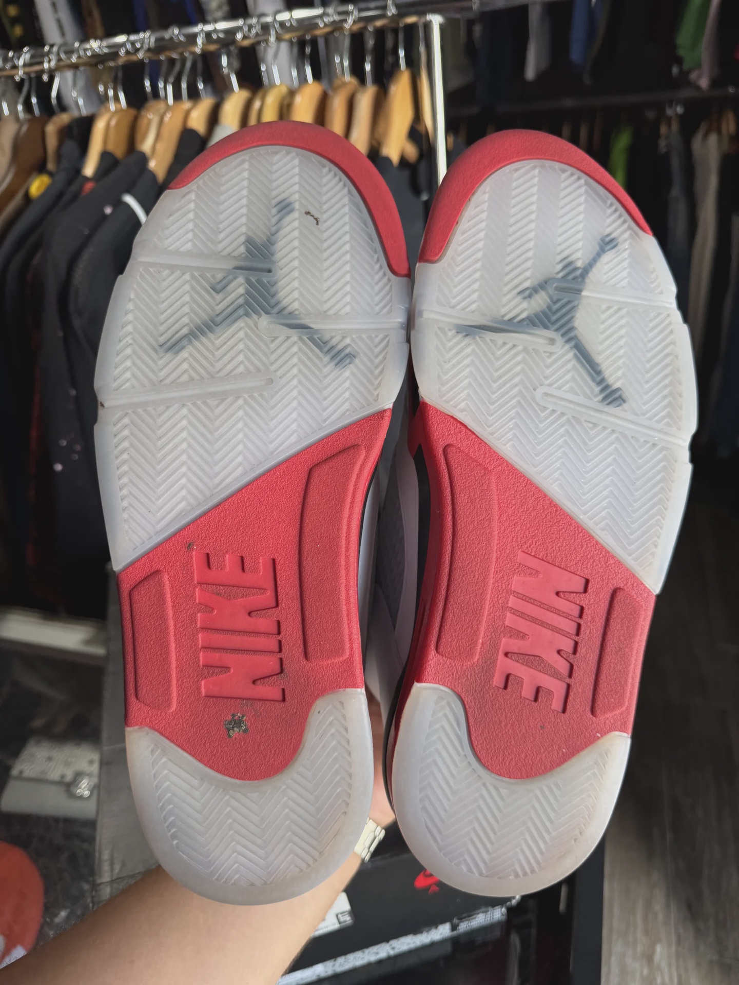 Air Jordan 5 Retro Fire Red Black Tongue (2025) • Pre-Owned [0851] - photo 2