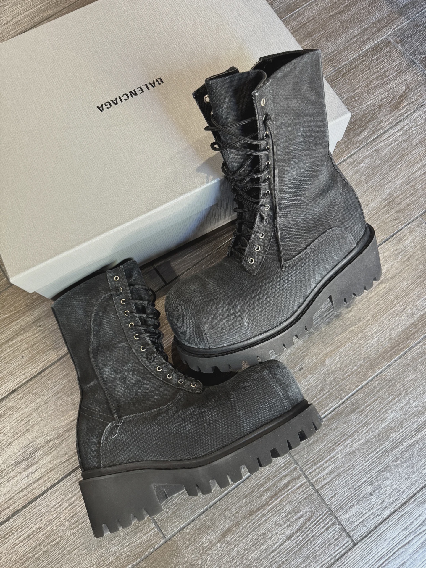 Balenciaga Mens Black Stomper Zipped Bootie • Pre-Owned [7758]