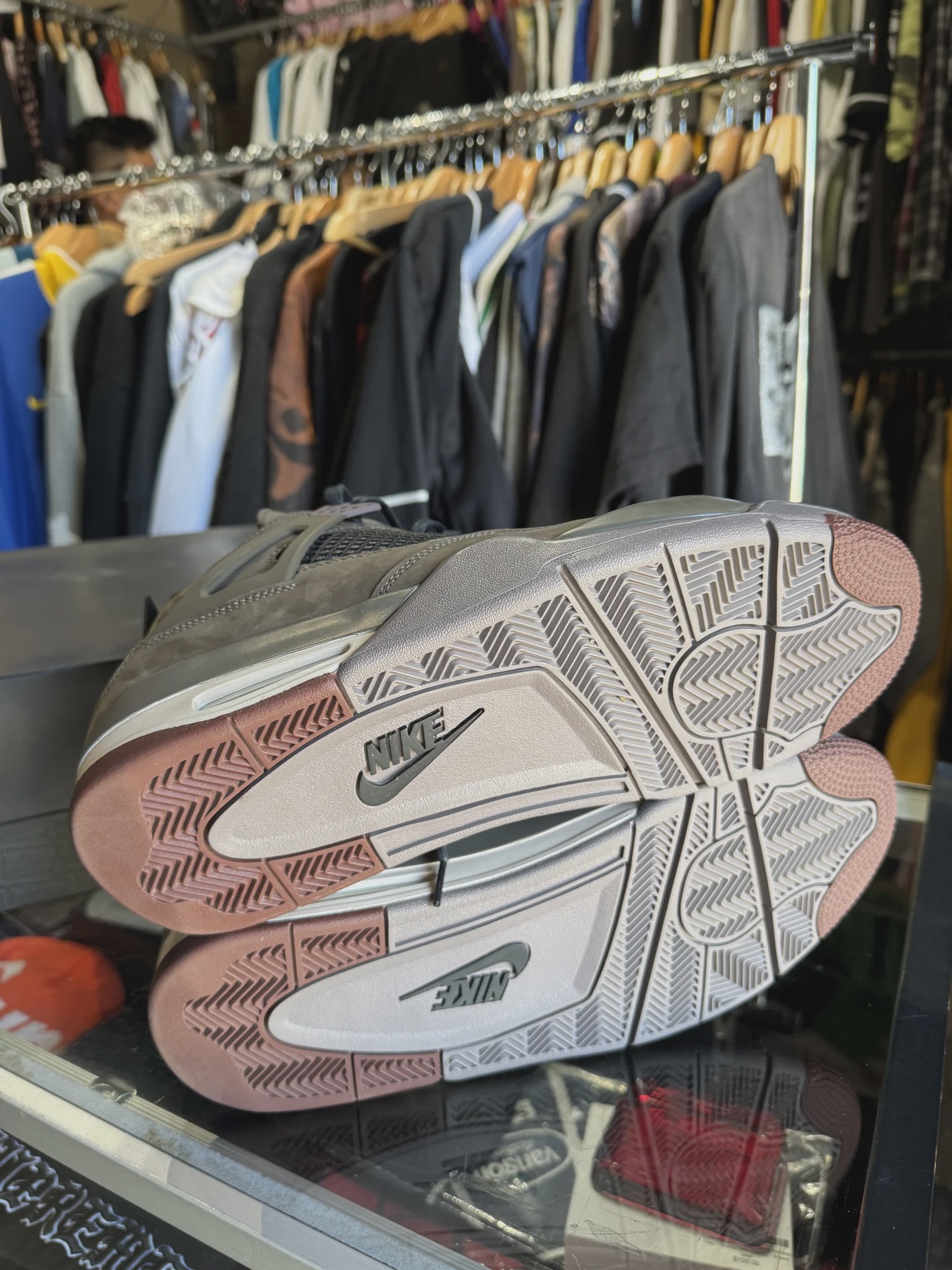 Air Jordan 4 Retro SP A Ma Maniére Dark Mocha • Pre-Owned [7723] - photo 2