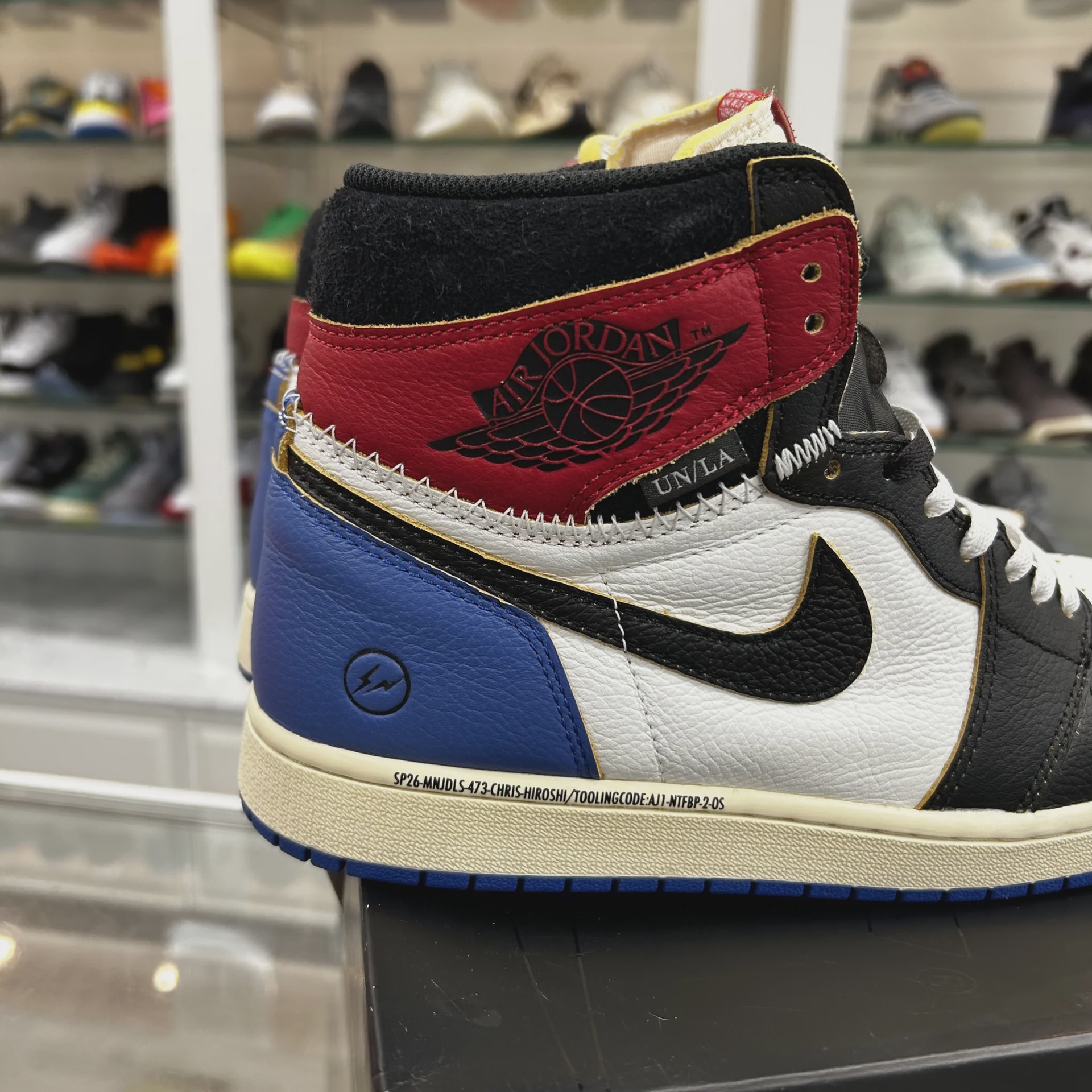 Air Jordan 1 Retro High Original SP Fragment  x Union LA Varsity Red Sport Royal Blue • Pre-Owned [8359] - photo 4