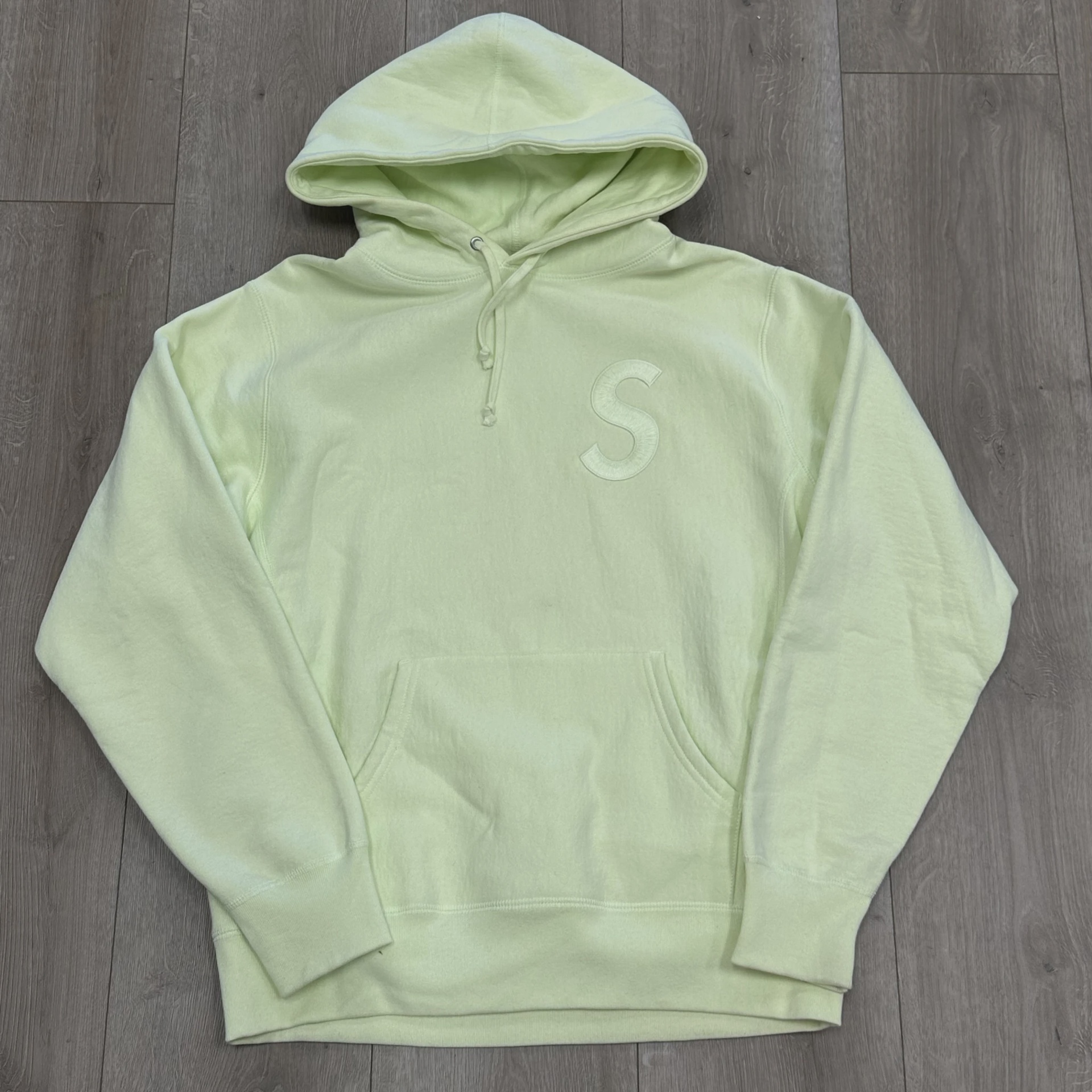 Supreme Tonal S Logo Hooded Sweatshirt Pale Lime • Pre-Owned [4554]