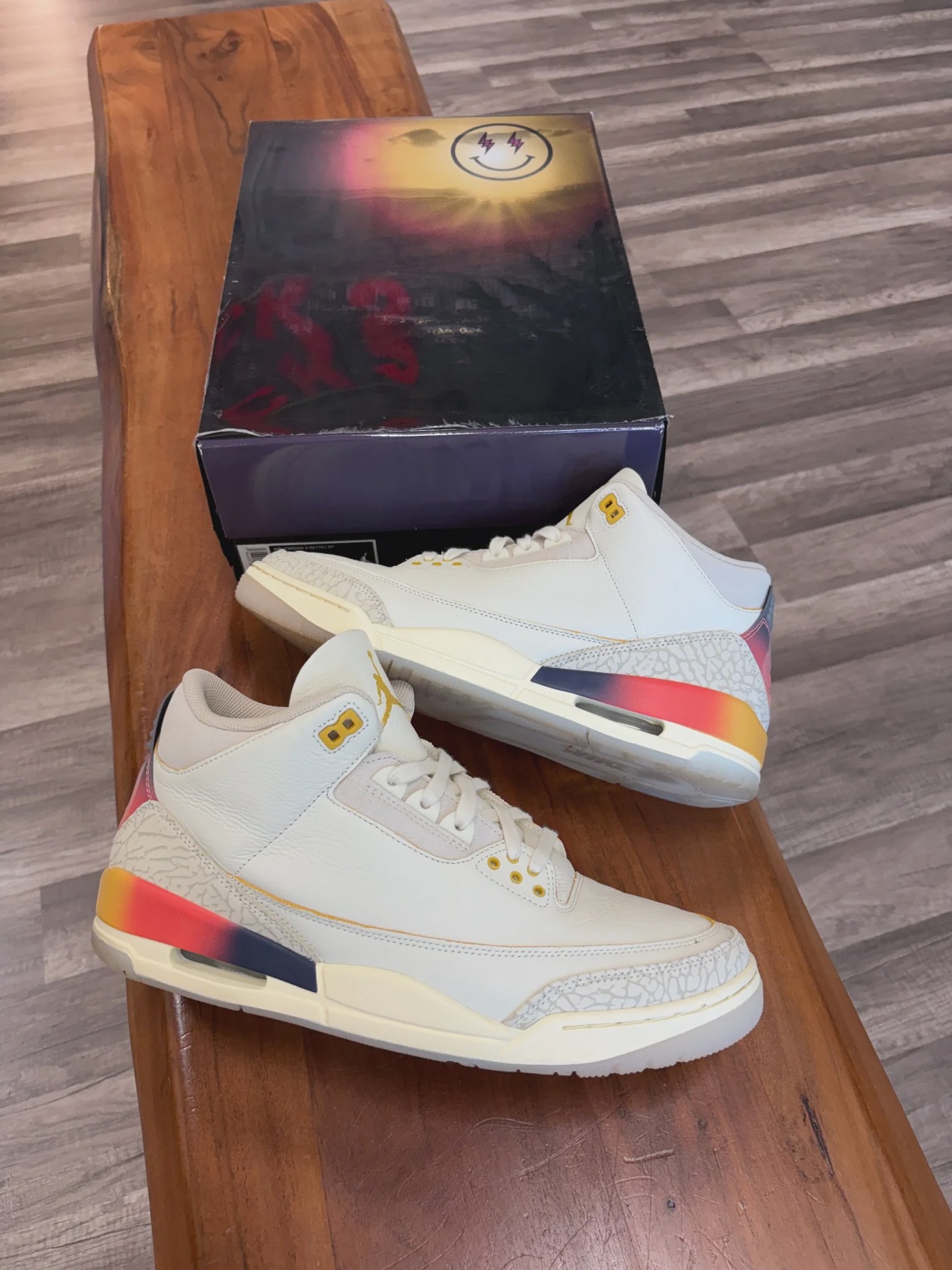 Air Jordan 3 Retro SP J Balvin Medellín Sunset • Pre-Owned [1241] - photo 2