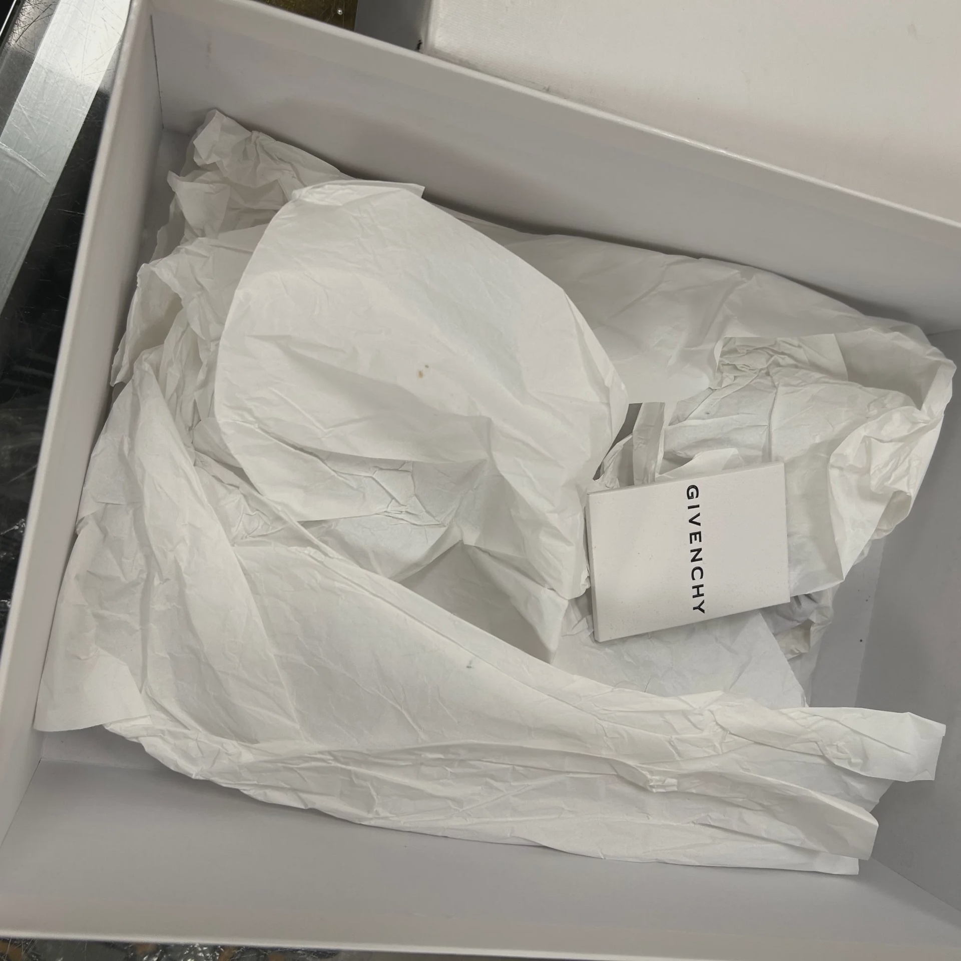 Givenchy City Court 'White Red' Sneakers • Pre-Owned [0126] - photo 2