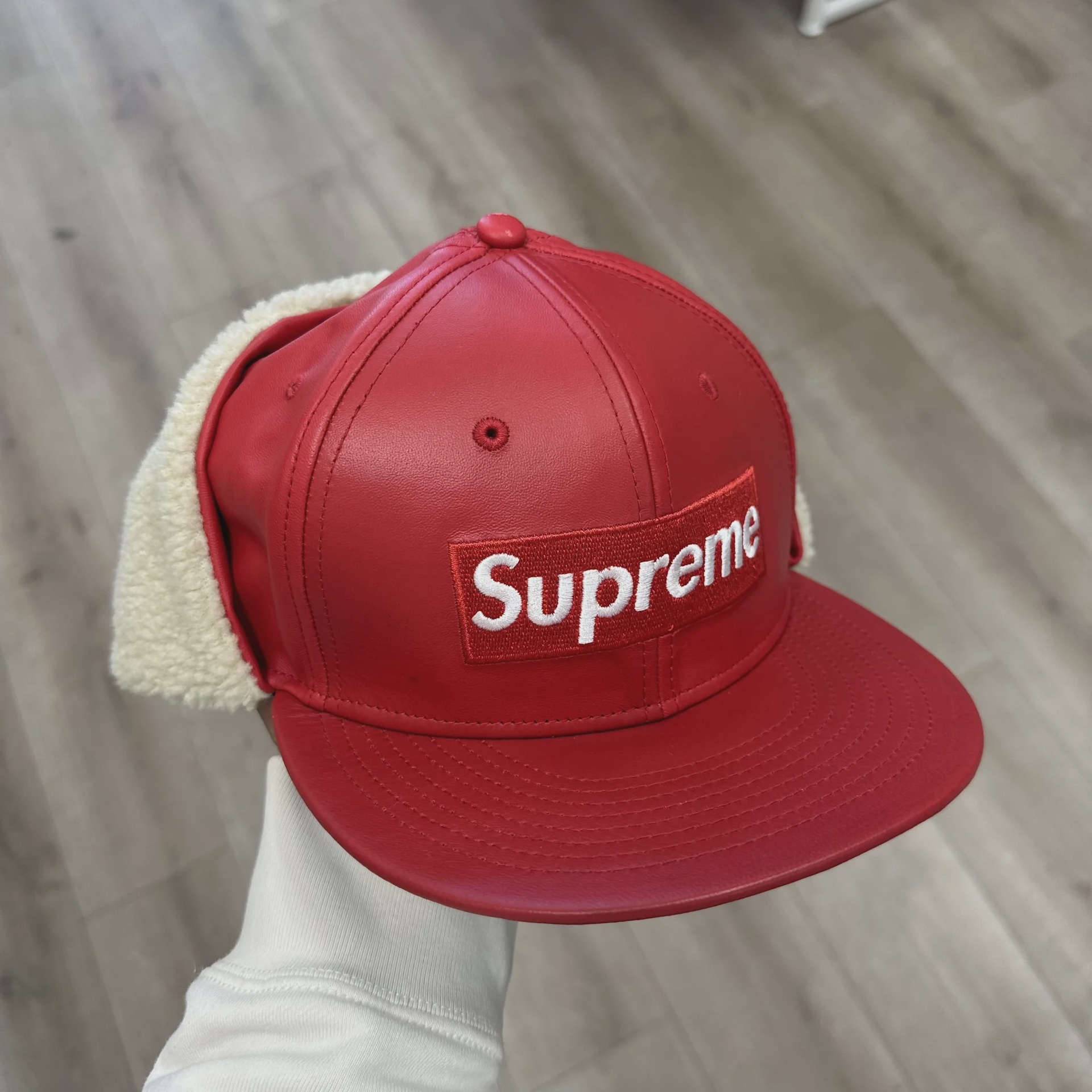 Supreme Leather Earflap Box Logo New Era • Pre-Owned [1848] - photo 1