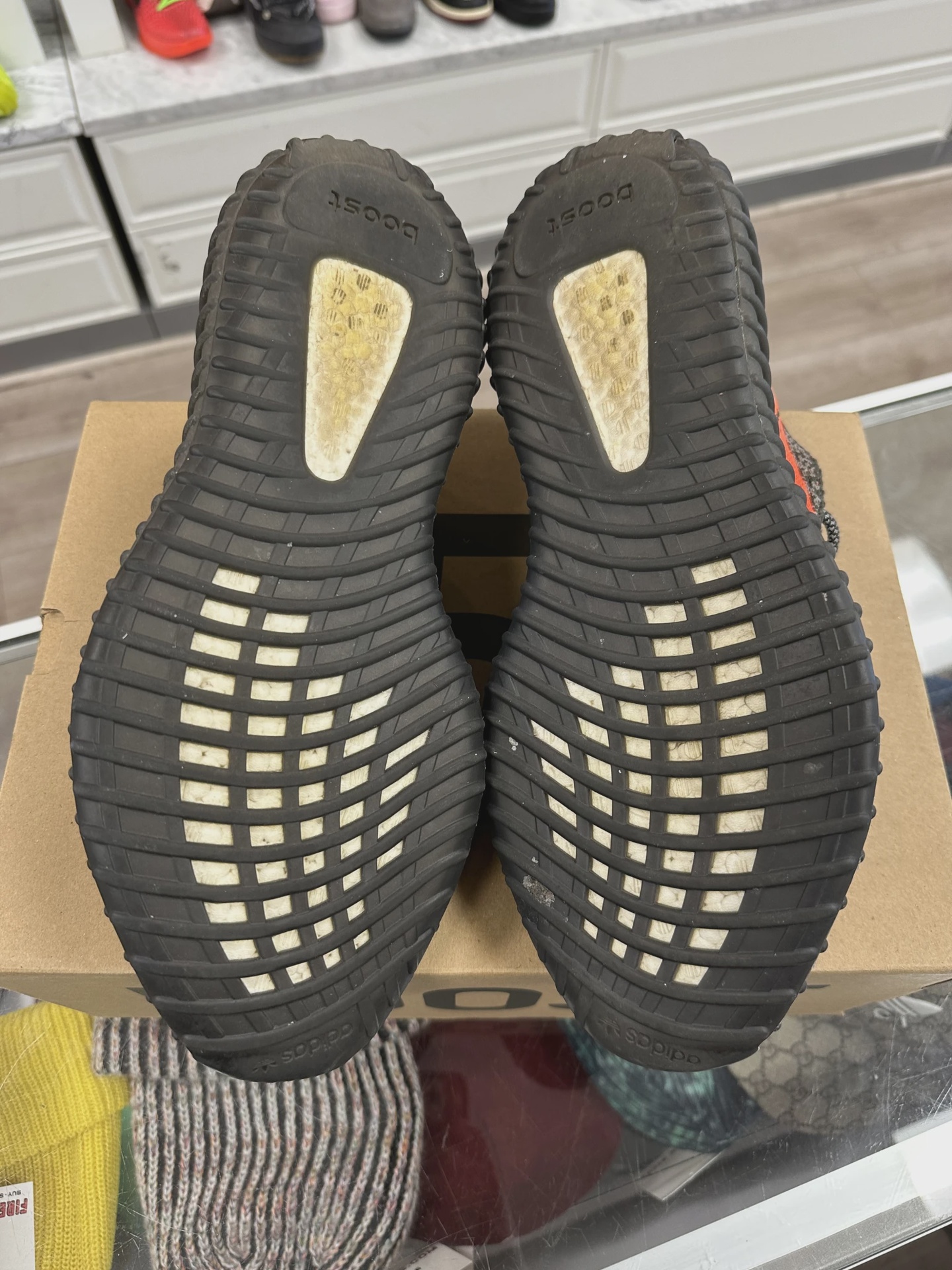 adidas Yeezy Boost 350 V2 Carbon Beluga • Pre-Owned [0841] 3