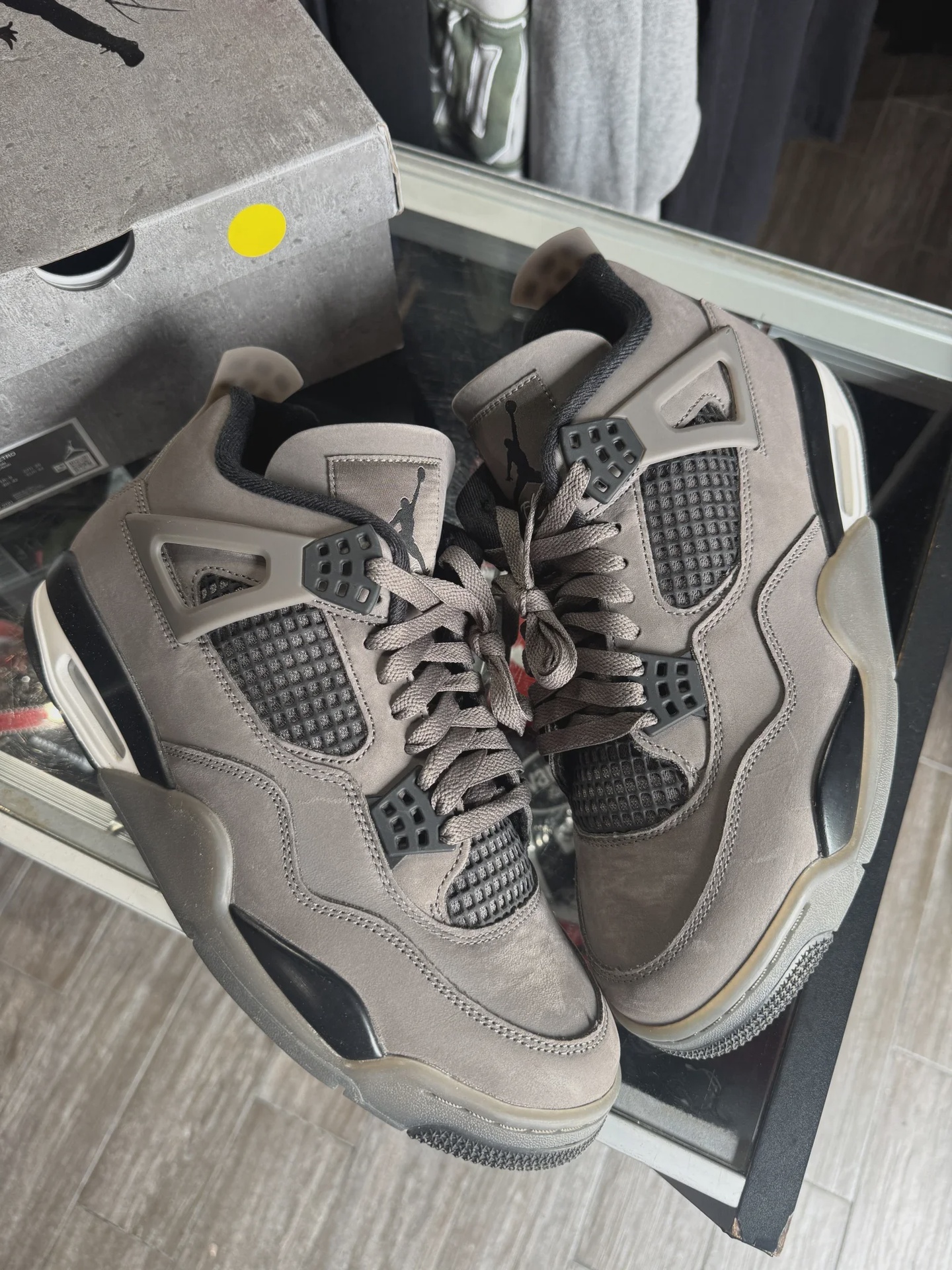Jordan 4 Retro Cave Stone • Pre-Owned [5257] - photo 1