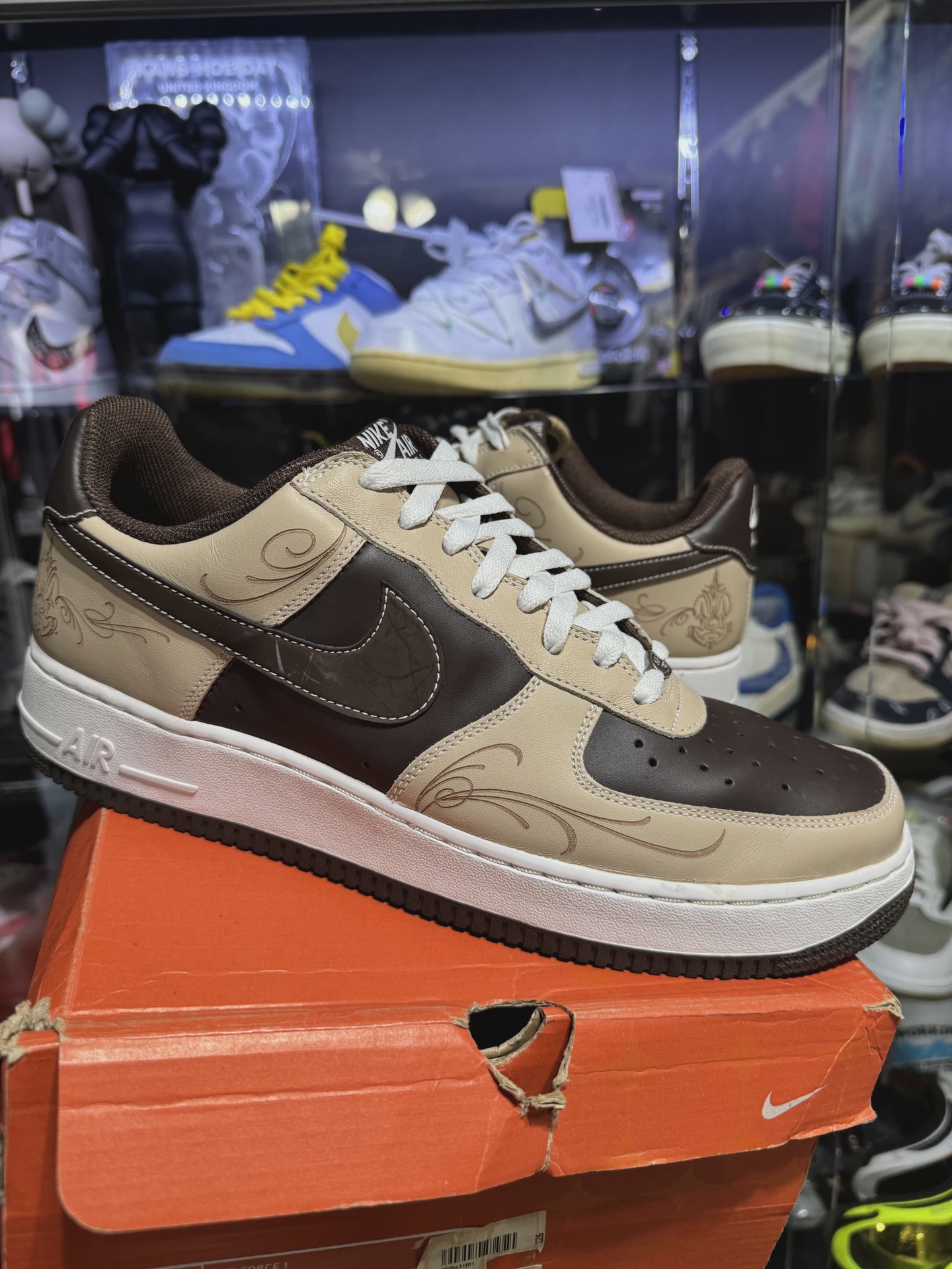 Nike Air Force 1 Low Brown Pride • Pre-Owned [2387]