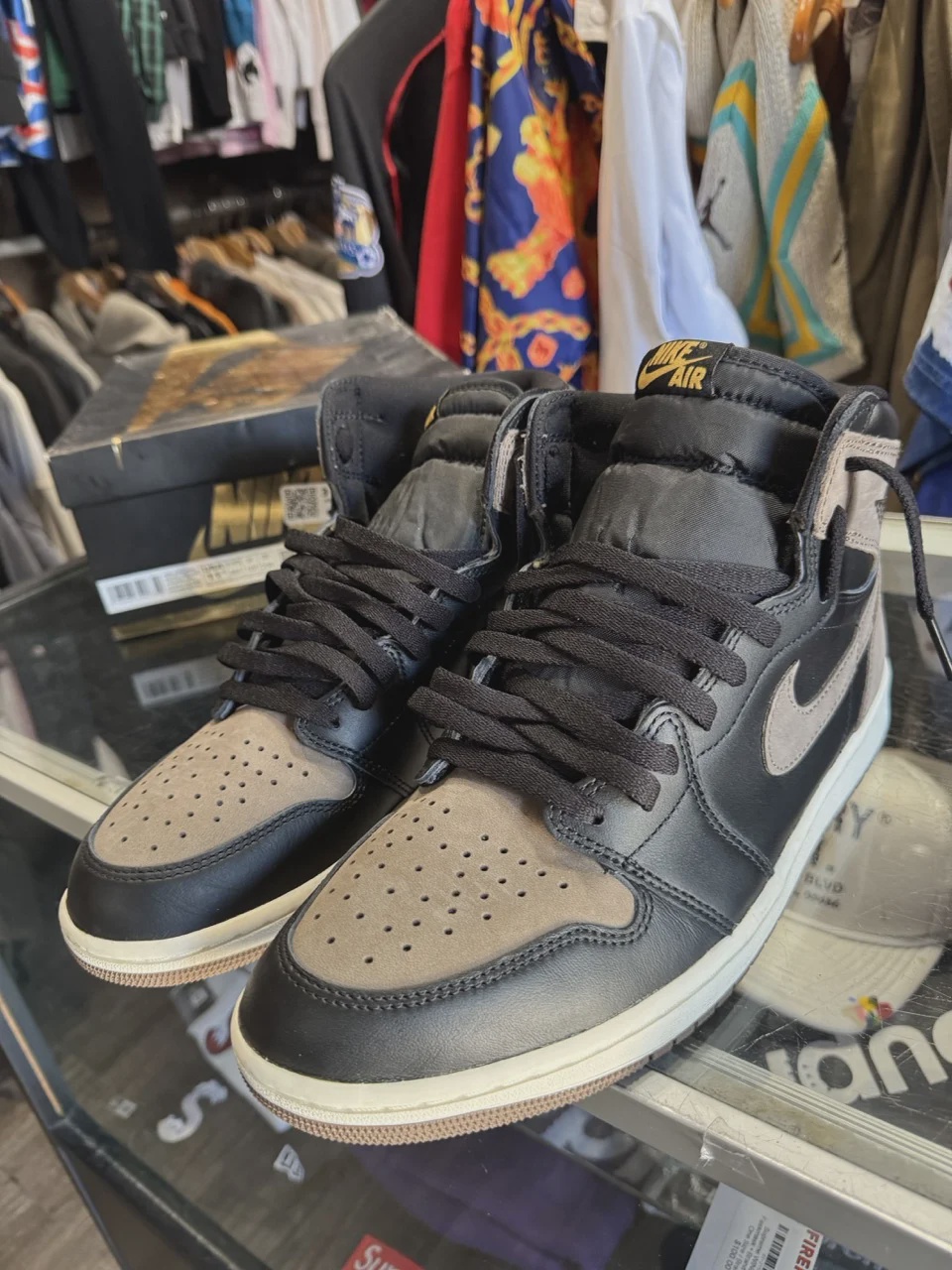 Air Jordan 1 Retro High Original Palomino • Pre-Owned [2810] - photo 1