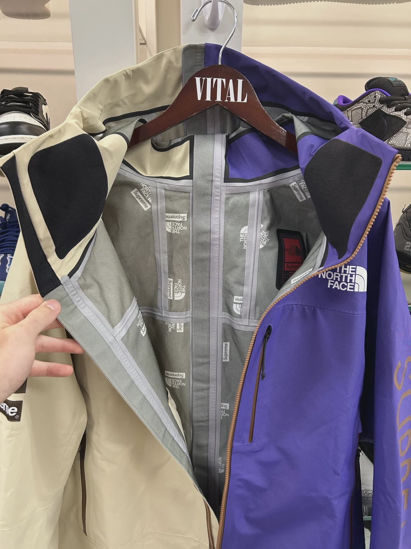 Supreme The North Face Split Taped Seam Shell Jacket • Pre-Owned [1480] - photo 4