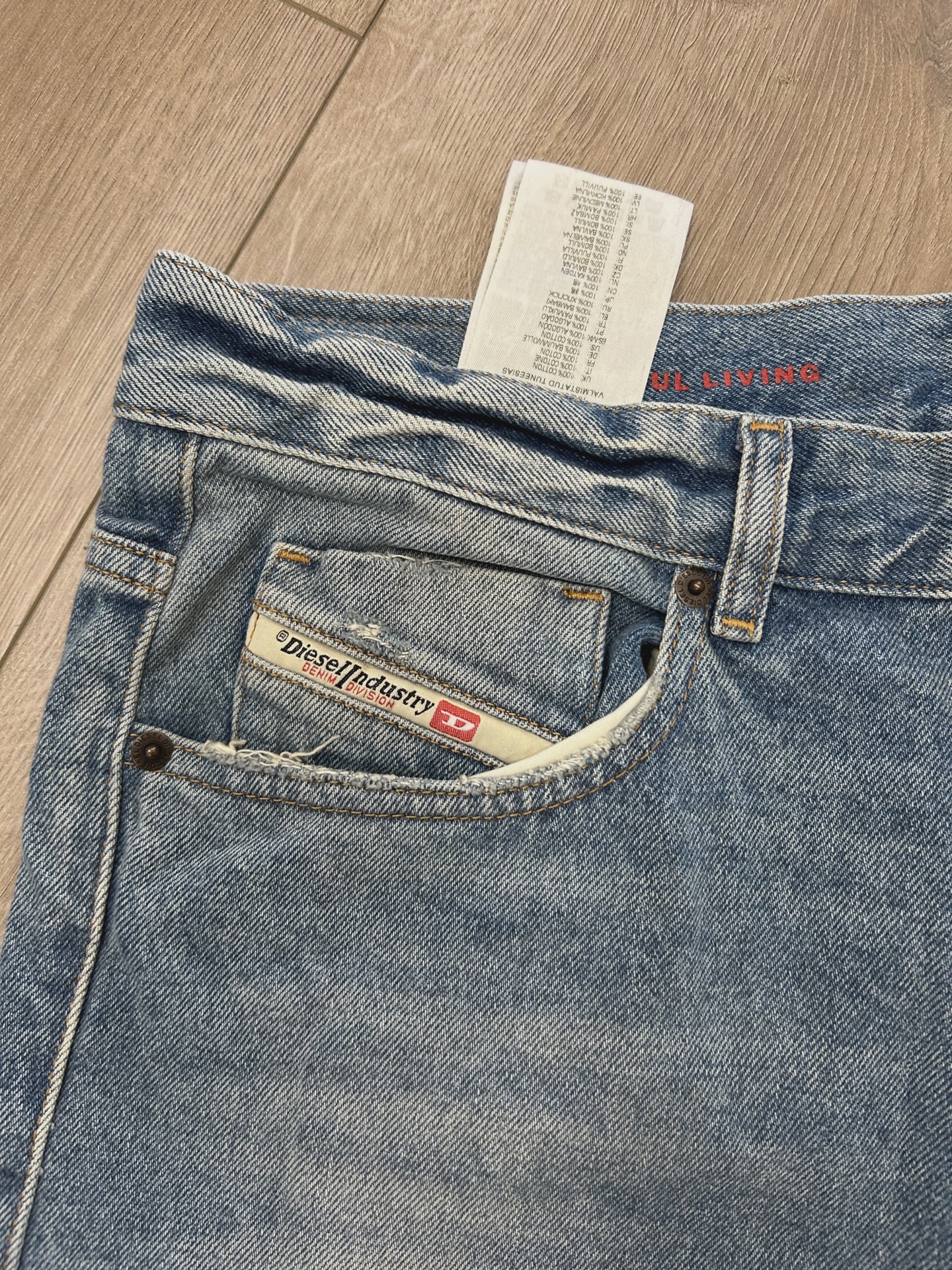 Diesel 1978 D-Akemi 09D97 Bootcut and Flare Jeans • Pre-Owned [5868] 4