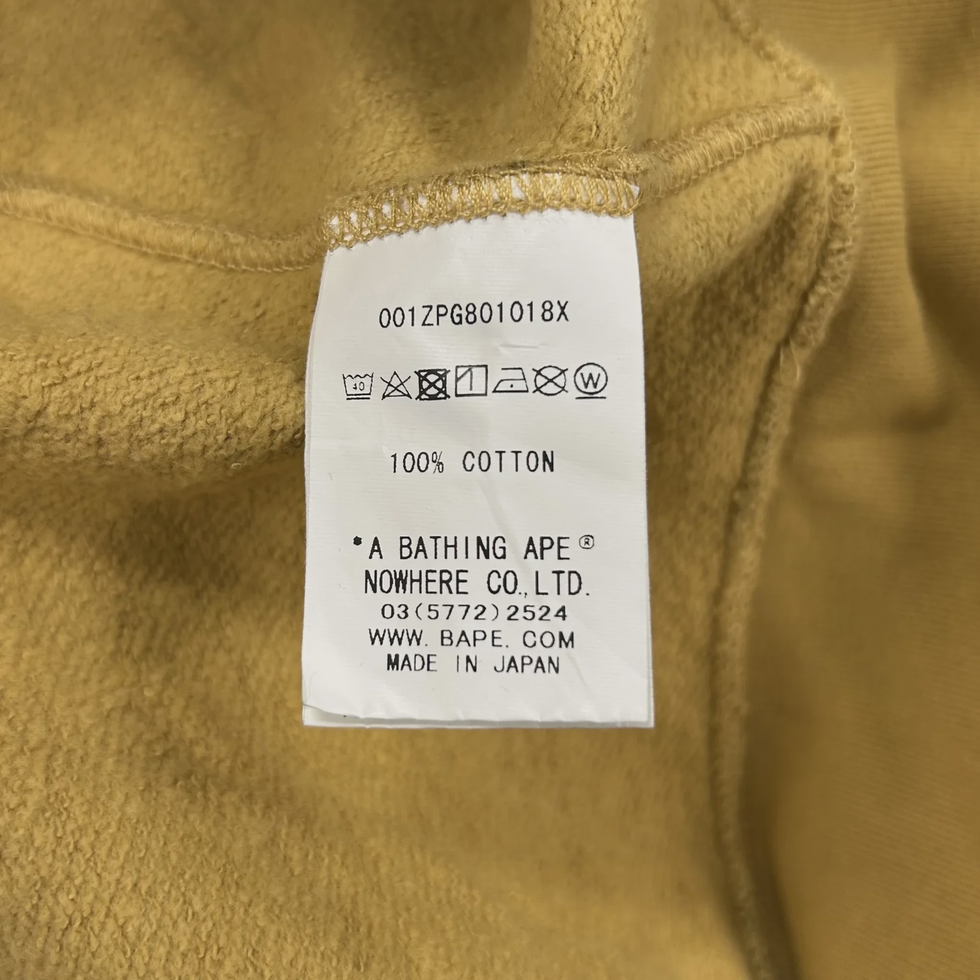 A Bathing Ape (BAPE) 1st Camo Shark Full Zip Hoodie • Pre-Owned [4179] - photo 5