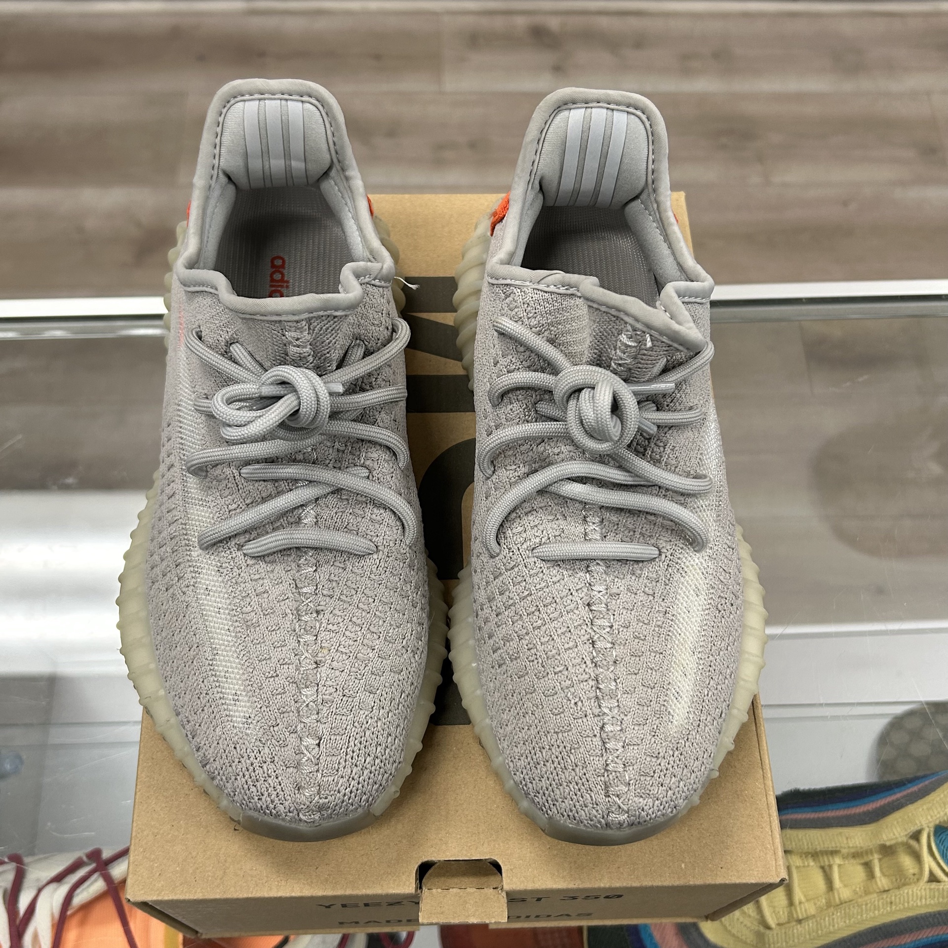 adidas Yeezy Boost 350 V2 Tail Light • Pre-Owned 4