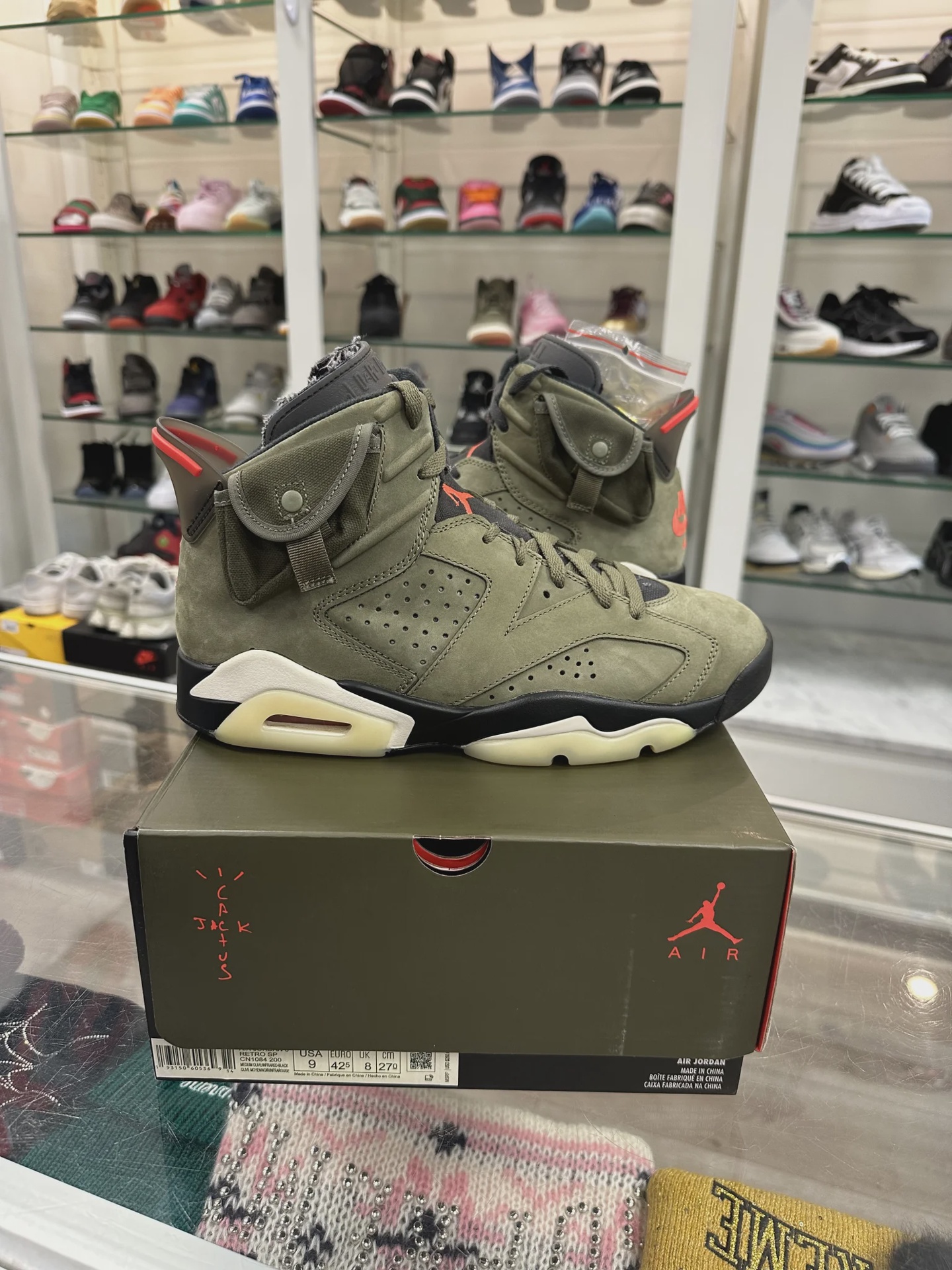 Jordan Air Jordan 6 Retro Travis Scott - Size US M 9