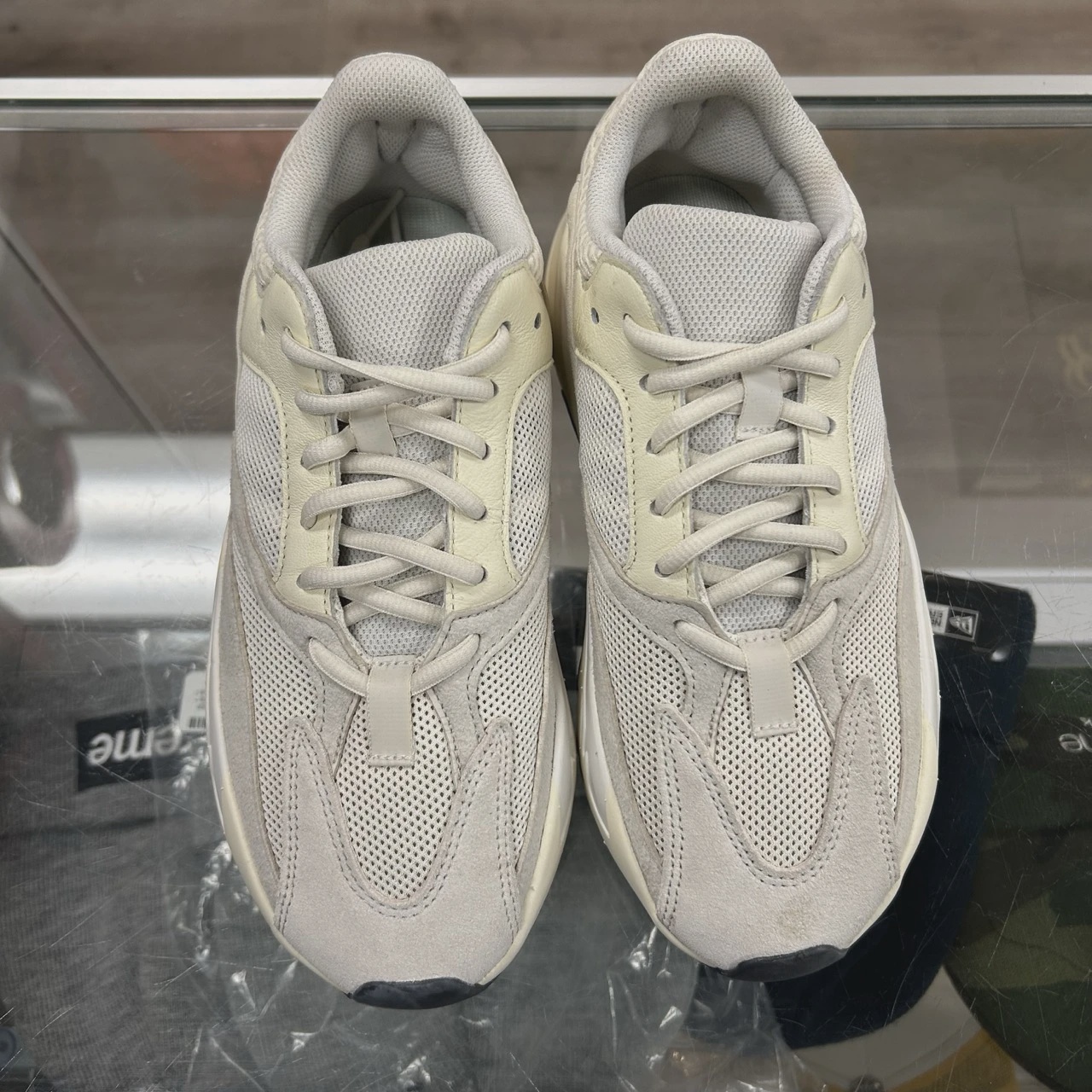 adidas Yeezy Boost 700 Analog • Pre-Owned [6729] 3