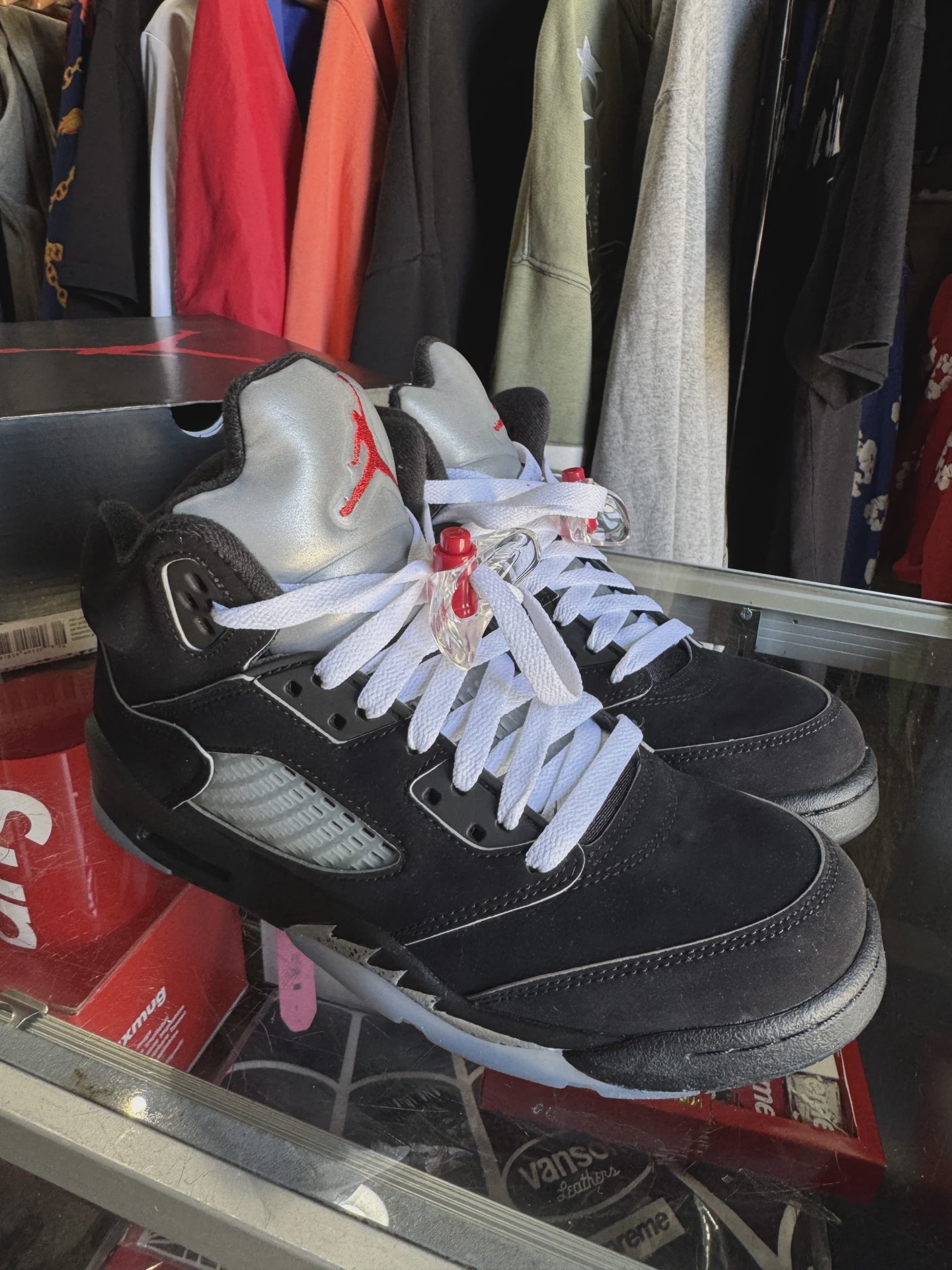 Air Jordan 5 Retro Original Black Metallic Reimagined (Grade School) • Pre-Owned [7408] - photo 2