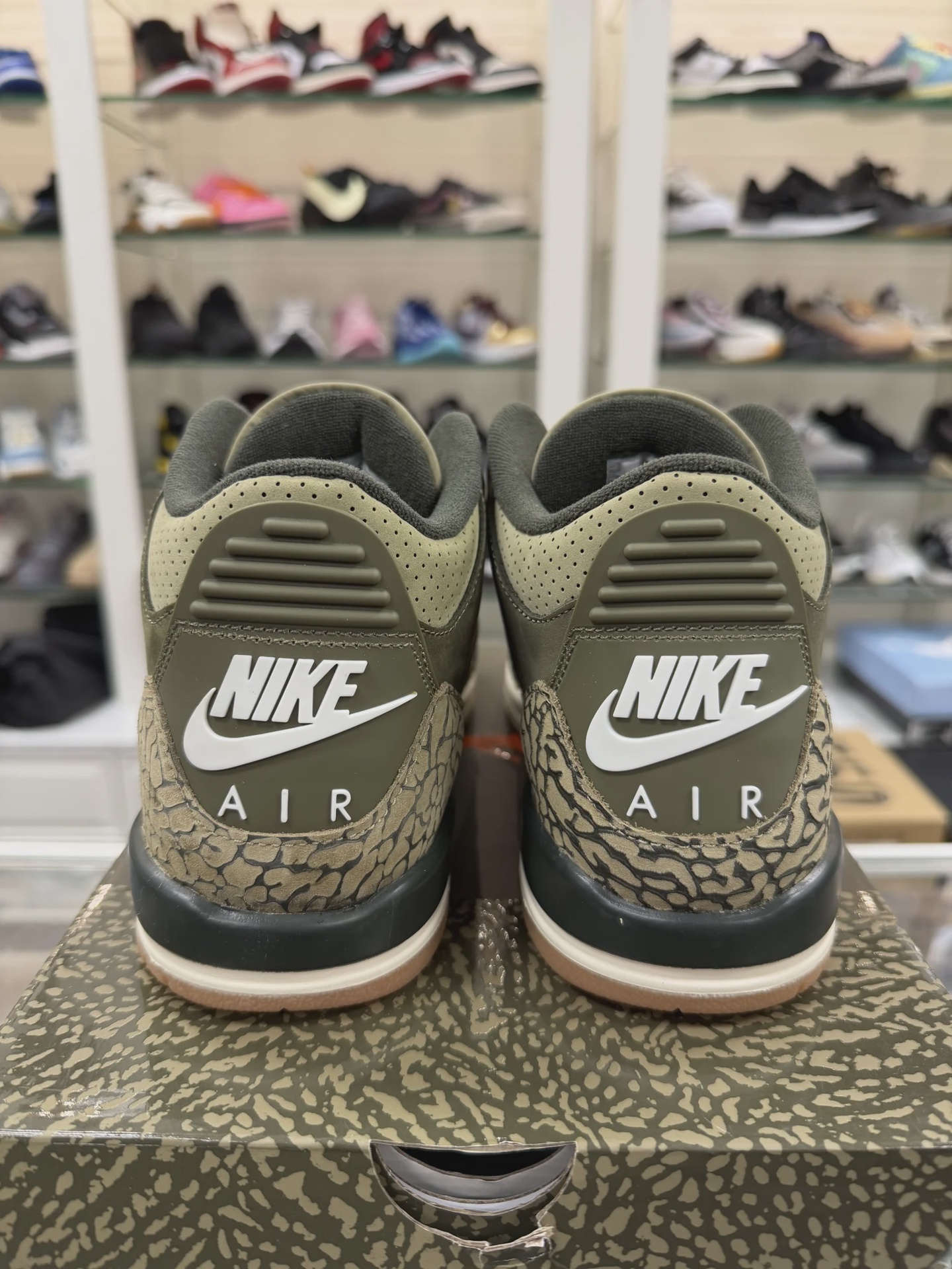 Air Jordan 3 Retro Family Affair (Grade School) • Pre-Owned [6092] - photo 4