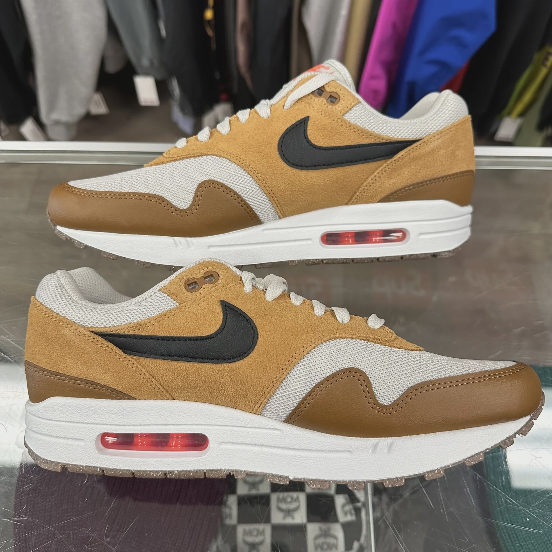 Nike Air Max 1 Essential British Tan Light Bone (NO BOX) • Pre-Owned [9891] - photo 4