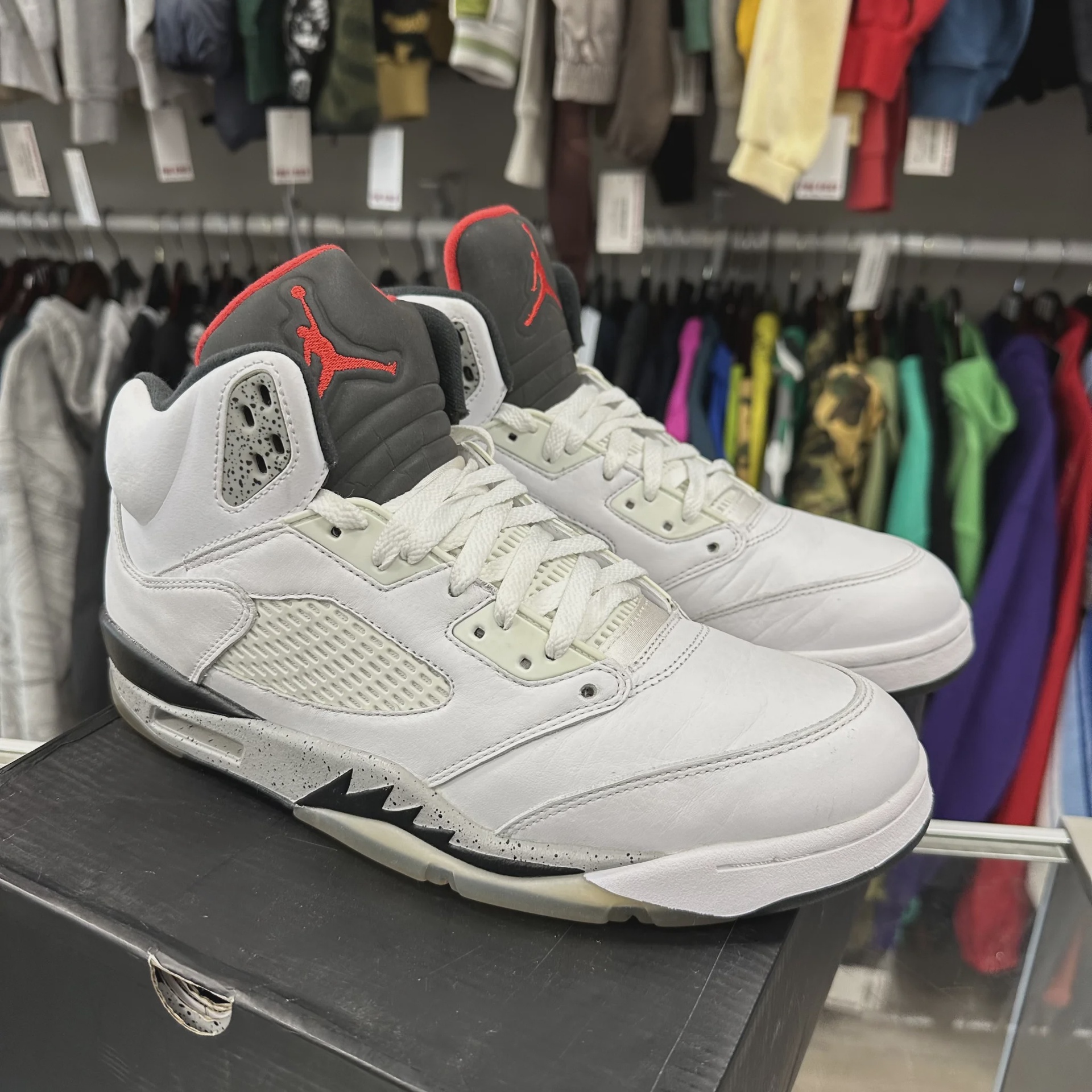 Air Jordan 5 Retro White Cement • Pre-Owned [5777] - photo 5