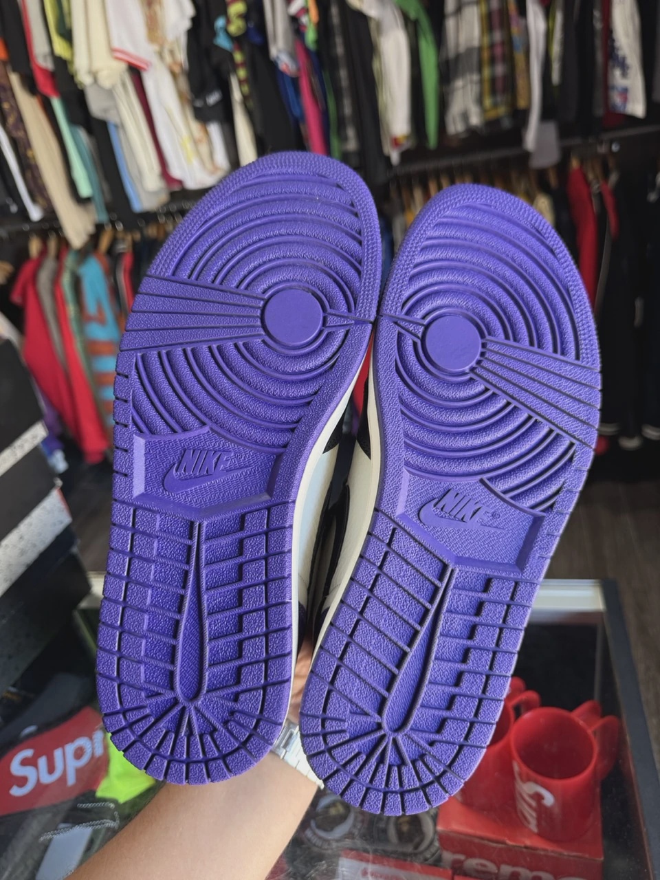 Air Jordan 1 Retro High Court Purple • Pre-Owned [7452] 4