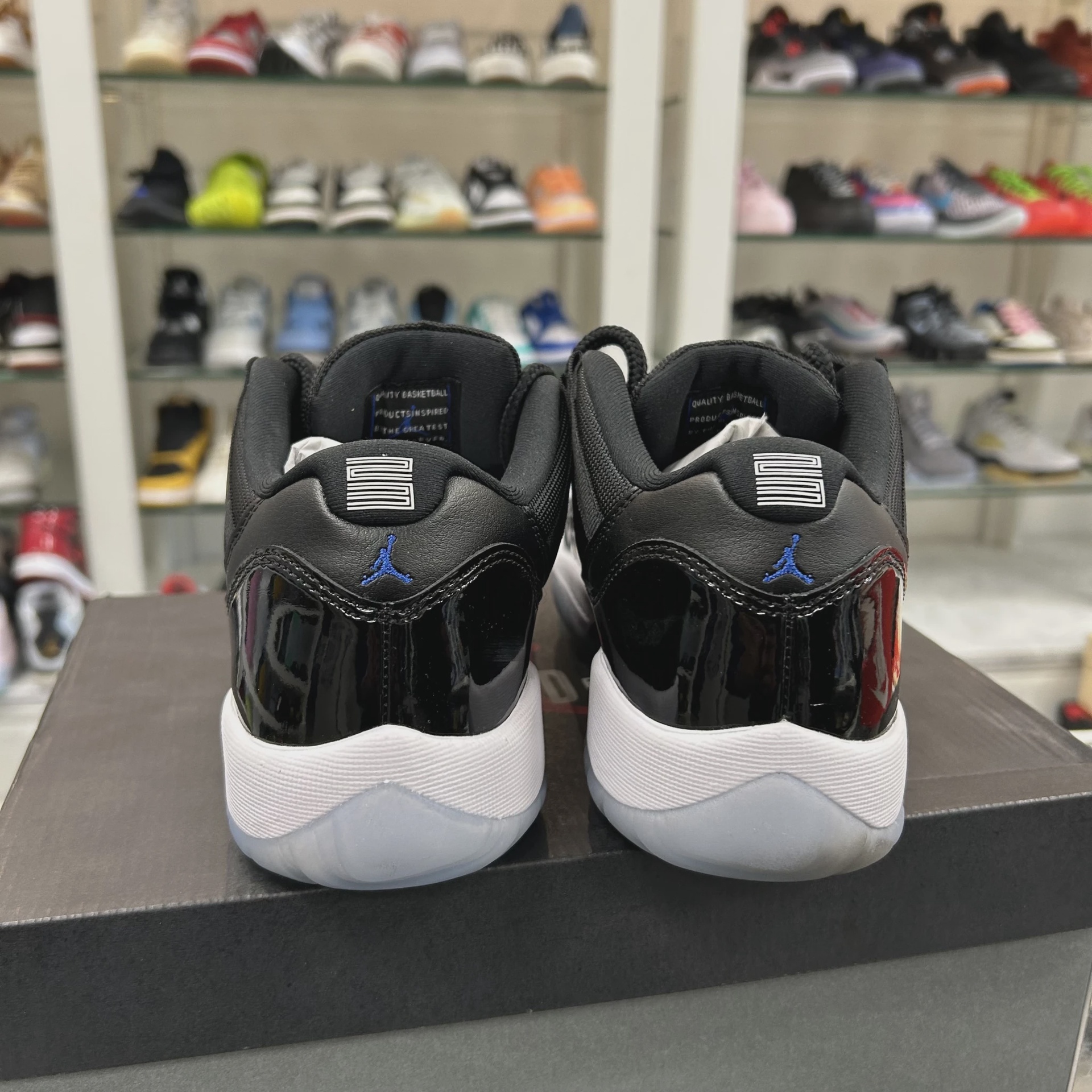 Air Jordan 11 Retro Low Space Jam (Grade School) • Pre-Owned [6917] 4