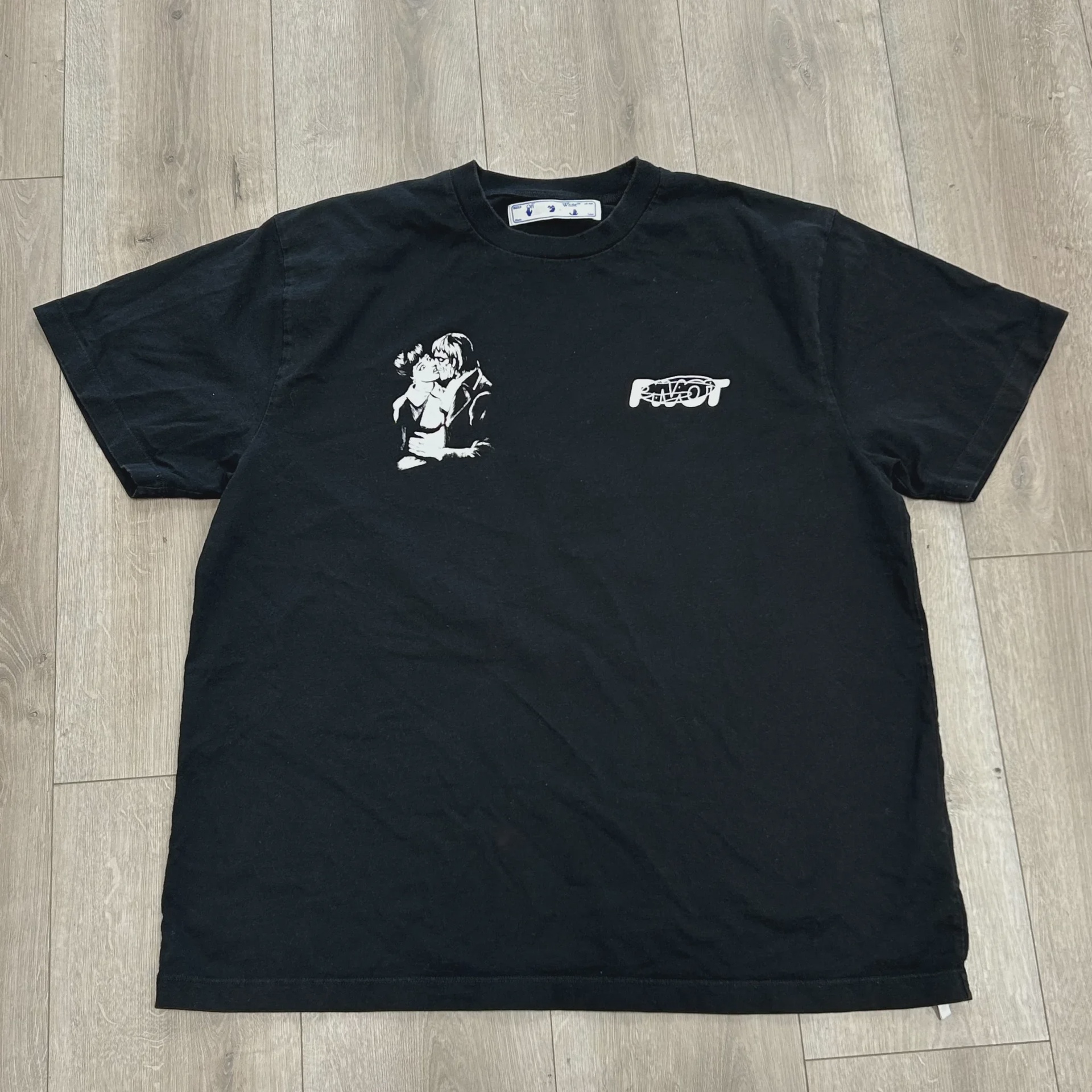 Off-White Off-White "Kiss 21" Short-Sleeve Graphic T-Shirt - Size M