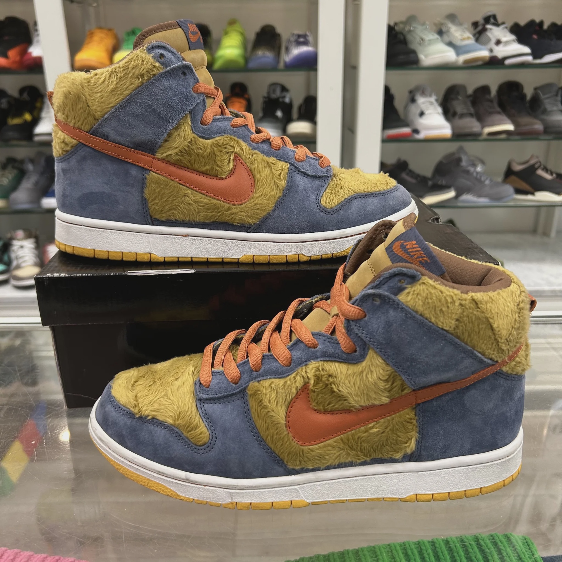 Nike SB Dunk High Papa Bear • Pre-Owned [9569]
