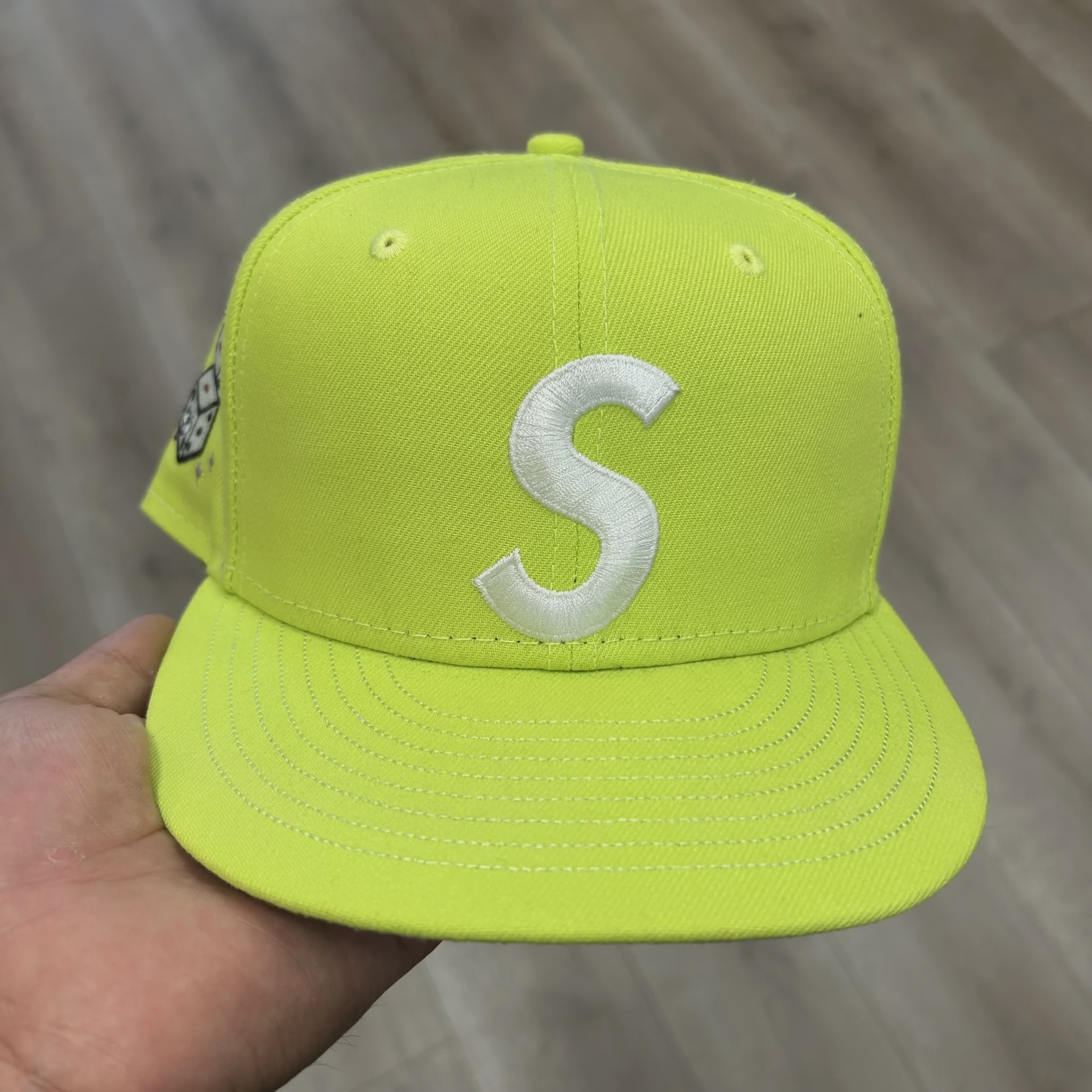 Supreme Characters S Logo New Era fitted hat Neon Green • Brand New [6865] - photo 2