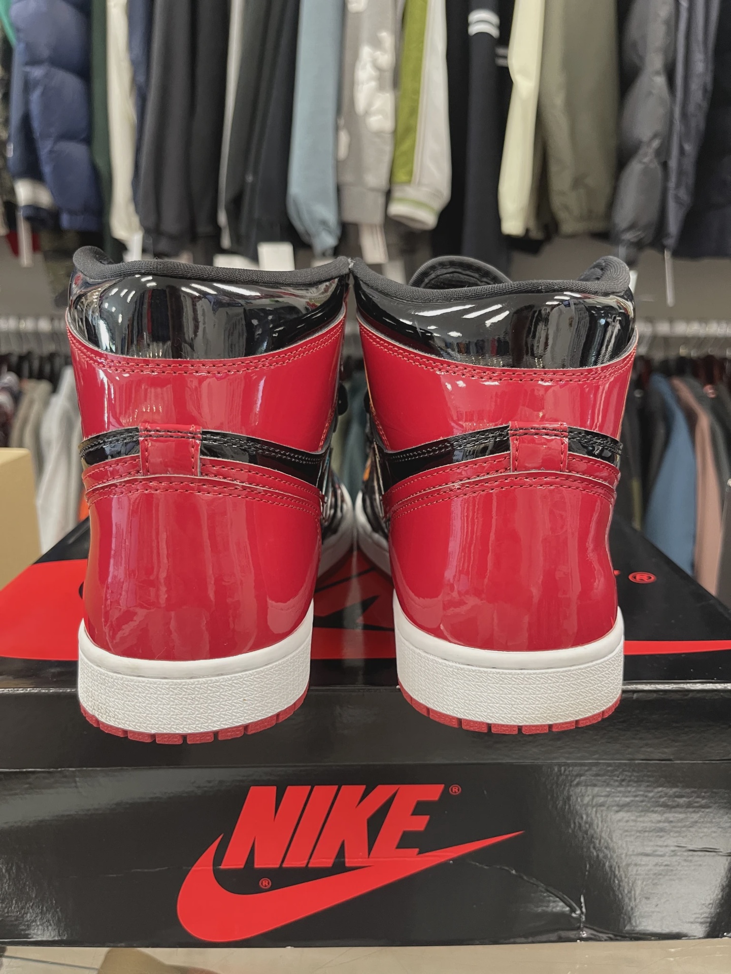 Jordan 1 Retro High OG Patent Bred • Pre-Owned [1457] 3