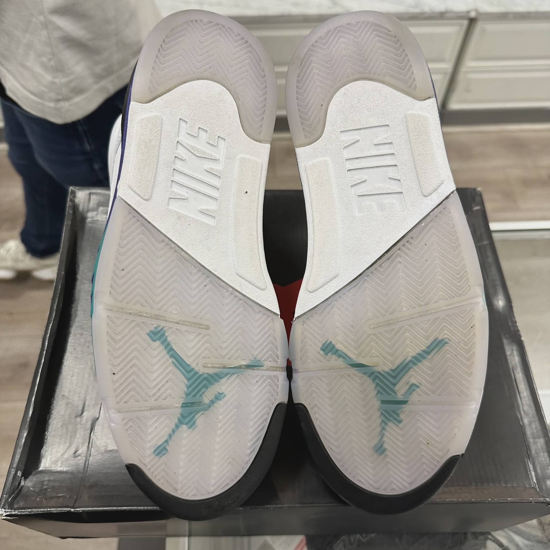 Air Jordan 5 Retro Grape (2025) • Pre-Owned [1547] - photo 4