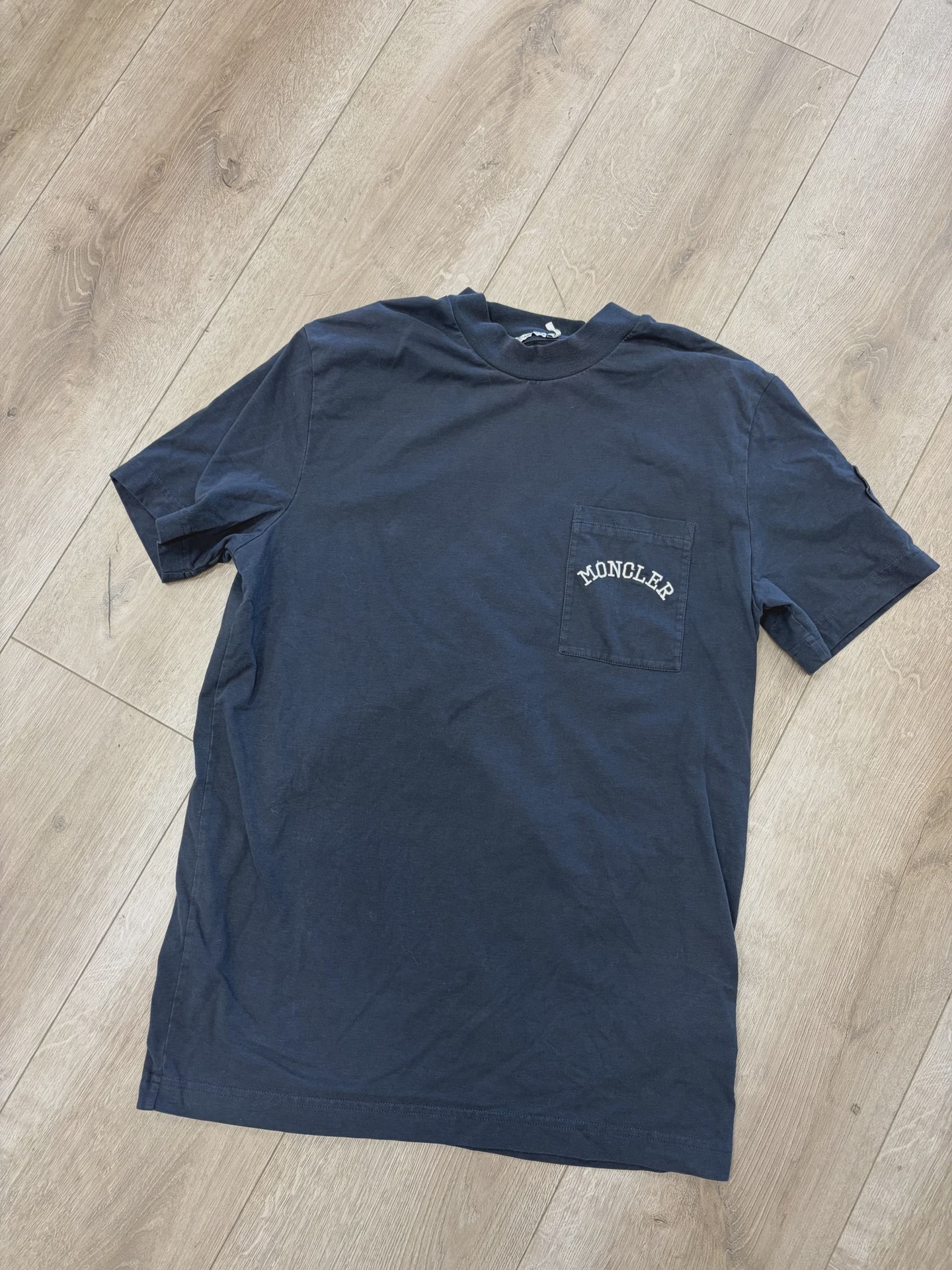 Moncler Men's Logo Pocket T-Shirt in Navy Blue • Pre-Owned [3534] - photo 1