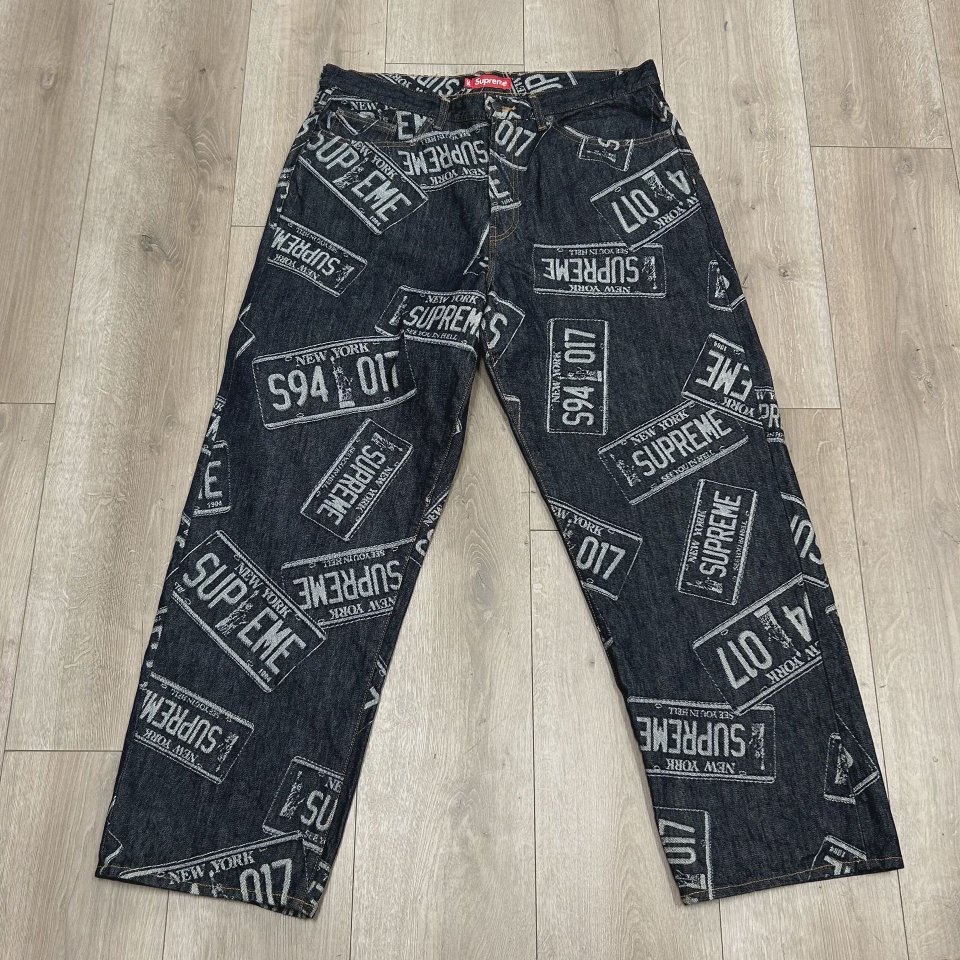 Supreme License Plate Baggy Jean Rigid Indigo • Pre-Owned [3995] - photo 4