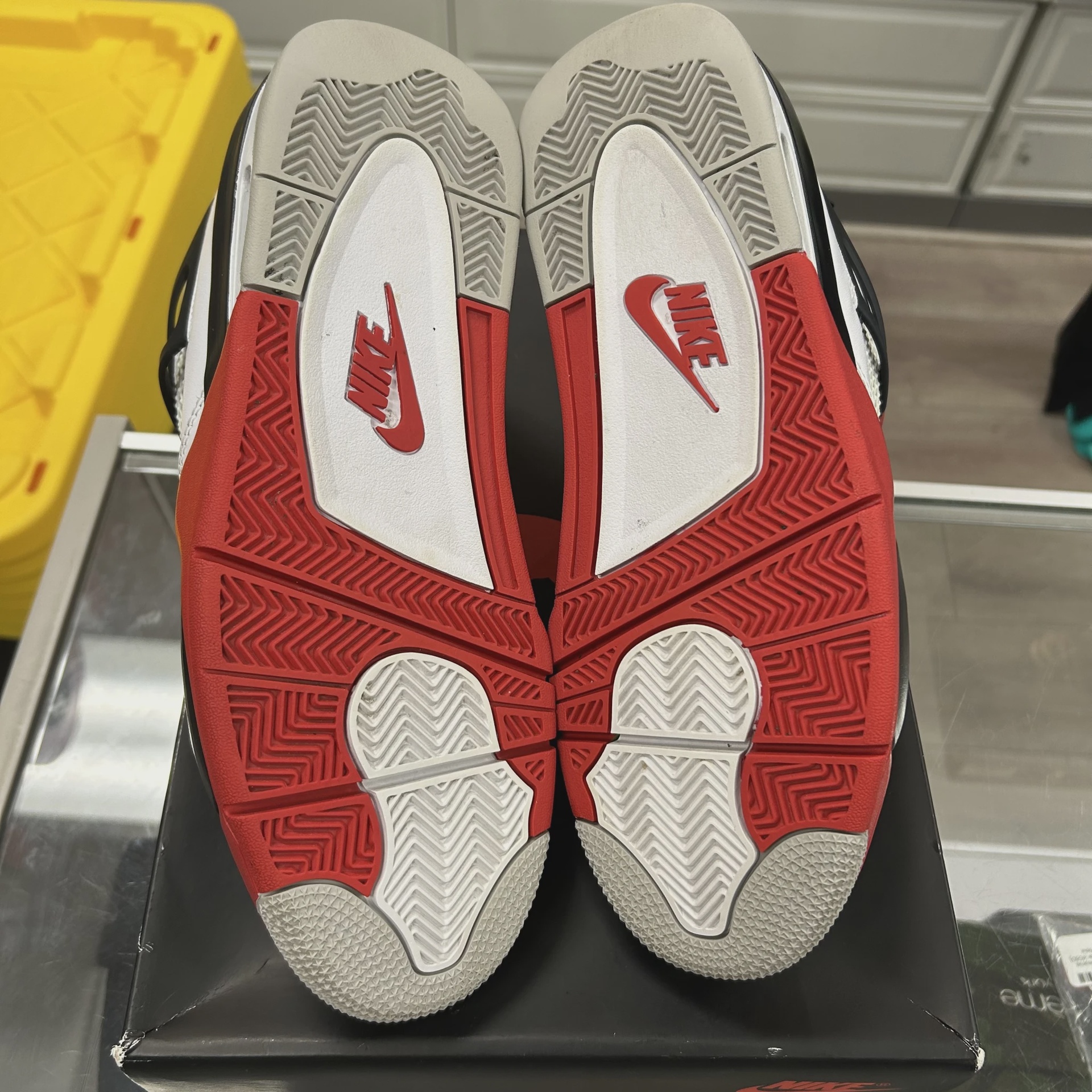Air Jordan 4 Retro Fire Red (2020) • Pre-Owned [5605] 4