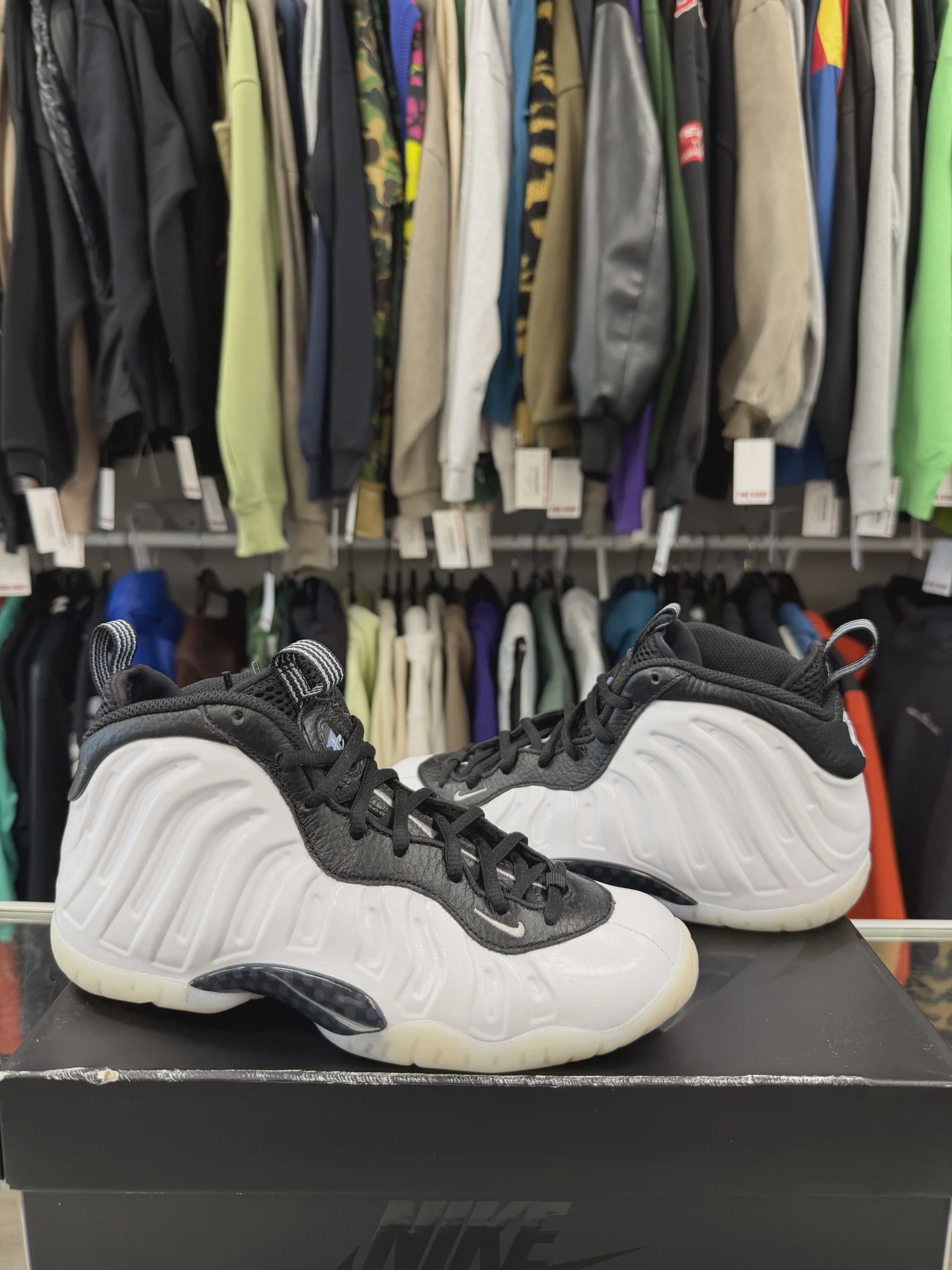 Nike Nike Little Posite One Penny PE (Grade School) - Size US Y 5.5