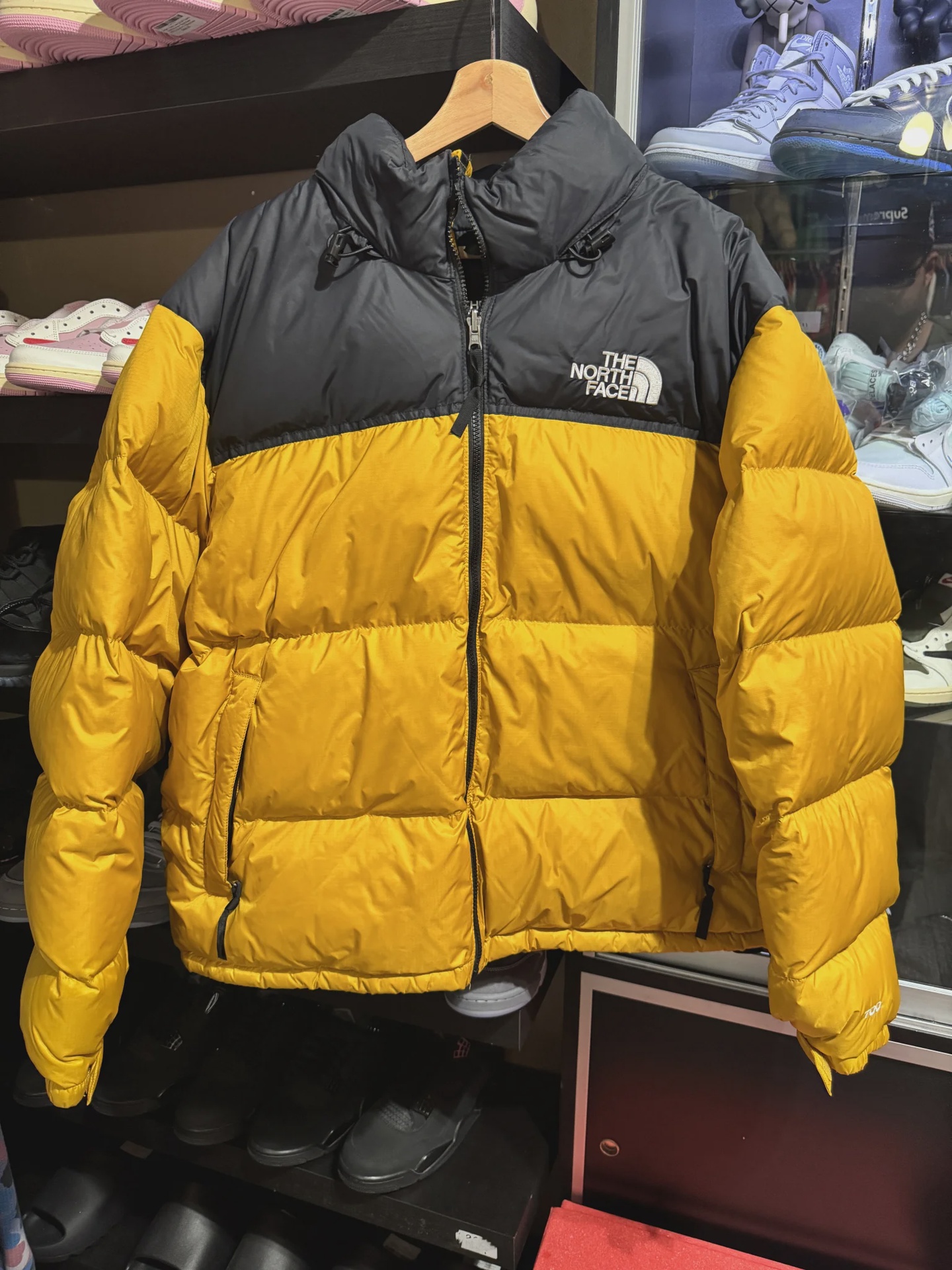 The North Face Puffer Jacket Yellow • Pre-Owned [5682] - photo 1