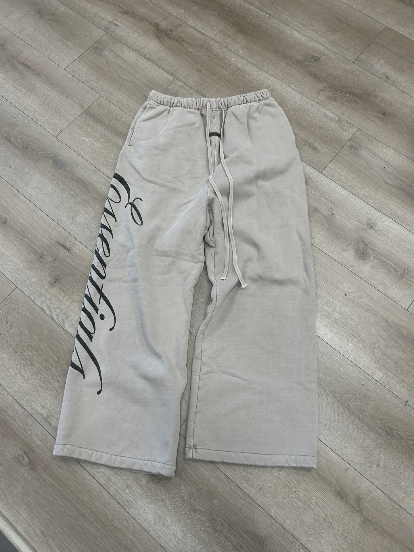 Fear of God Essentials Script Logo Heavy Fleece Lounge Sweatpants • Pre-Owned [4812] - photo 1