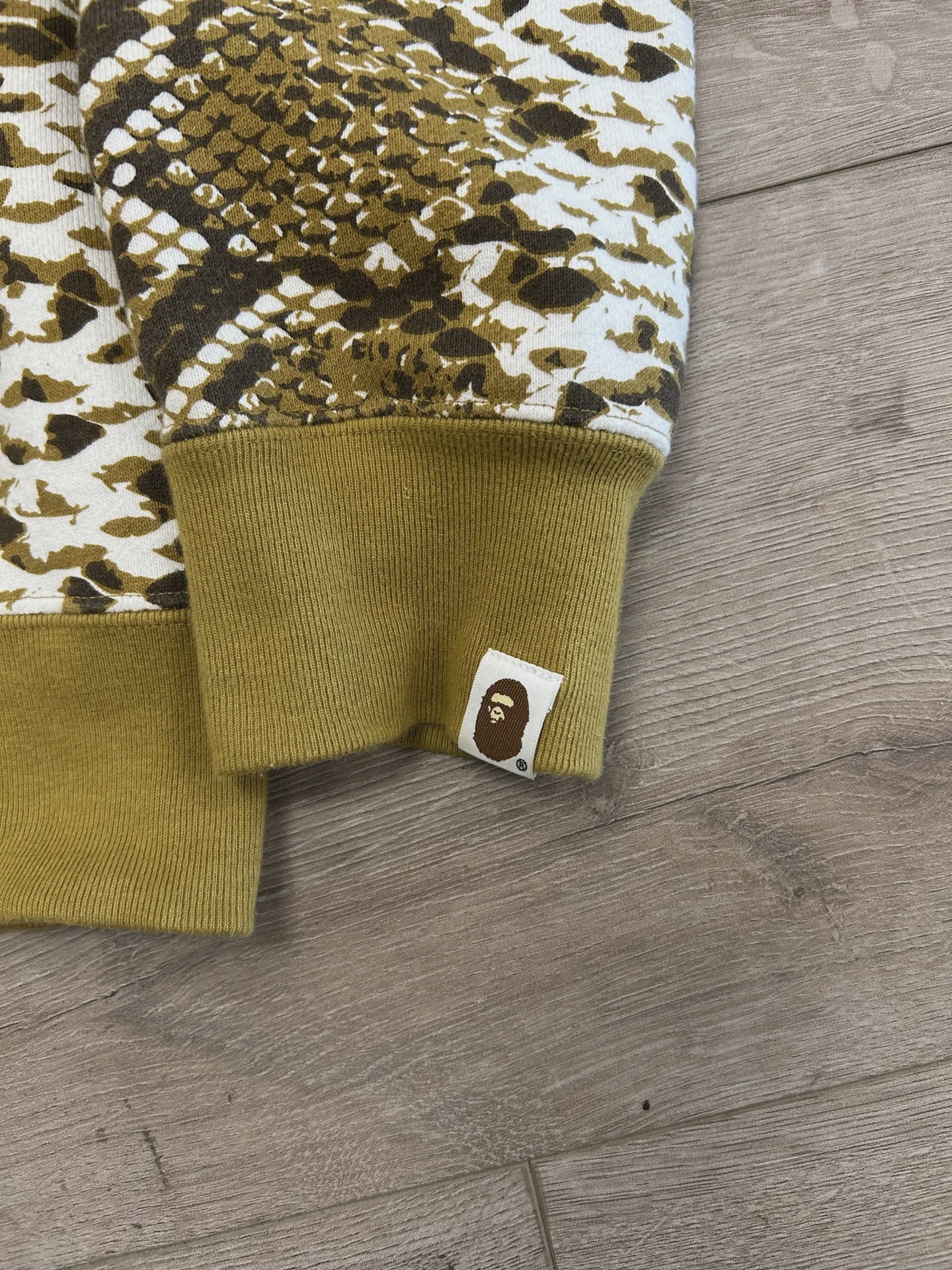 BAPE SSENSE Exclusive Khaki Shark Hoodie • Pre-Owned [7484] 3