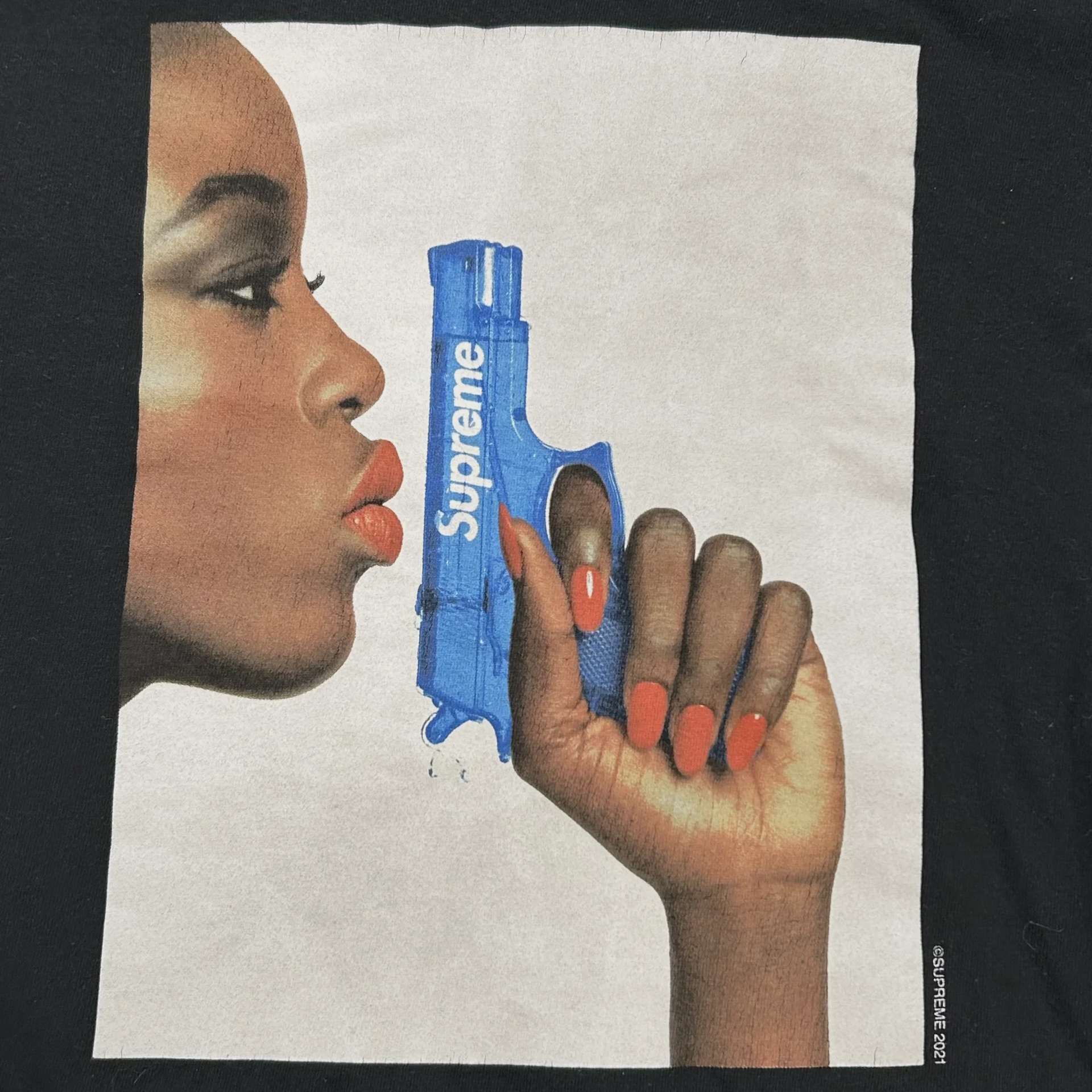 Supreme Water Pistol T-Shirt • Pre-Owned [8549] - photo 4