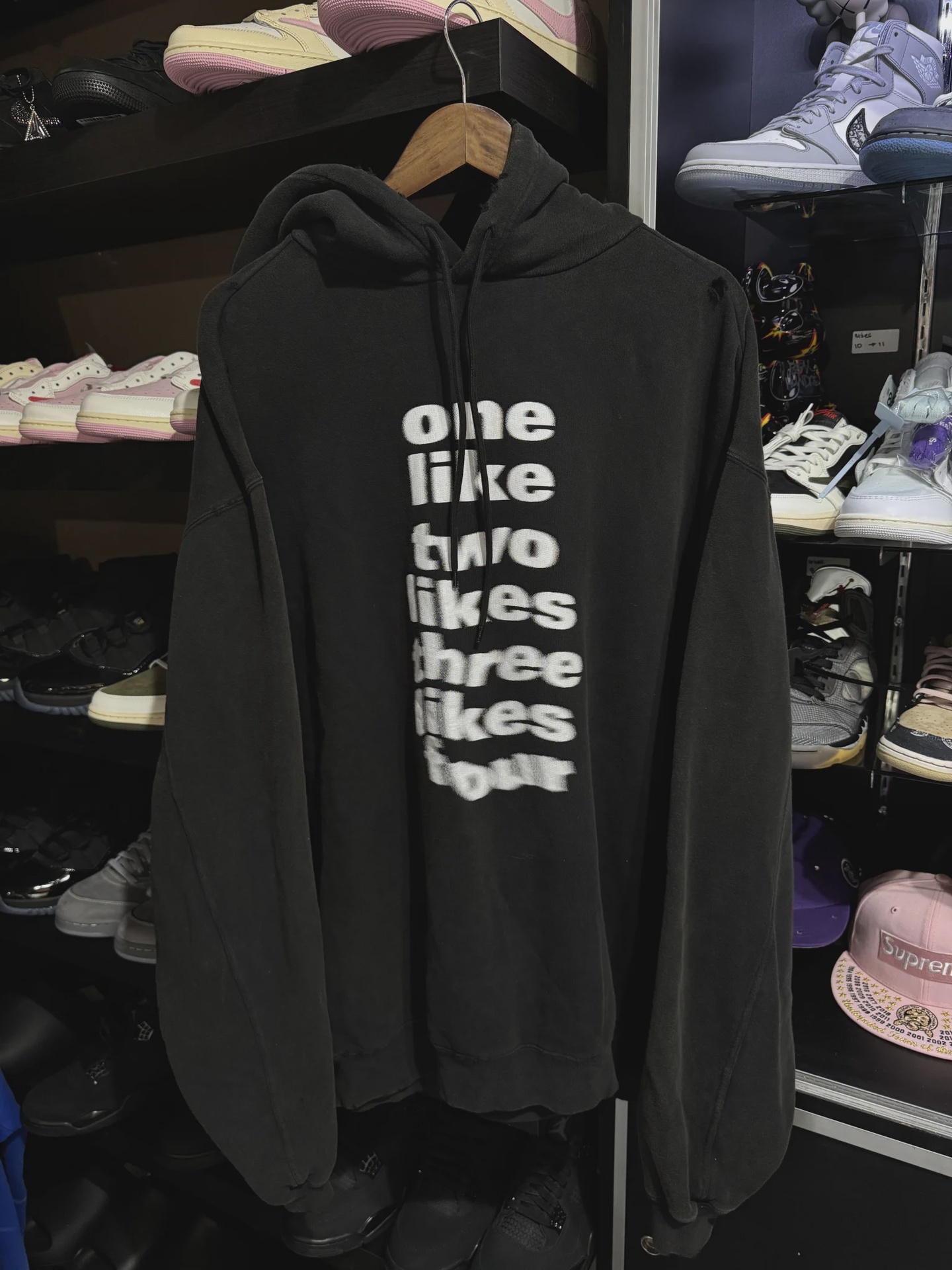 Balenciaga 2020 One Like Hoodie Black M • Pre-Owned [1512] - photo 1
